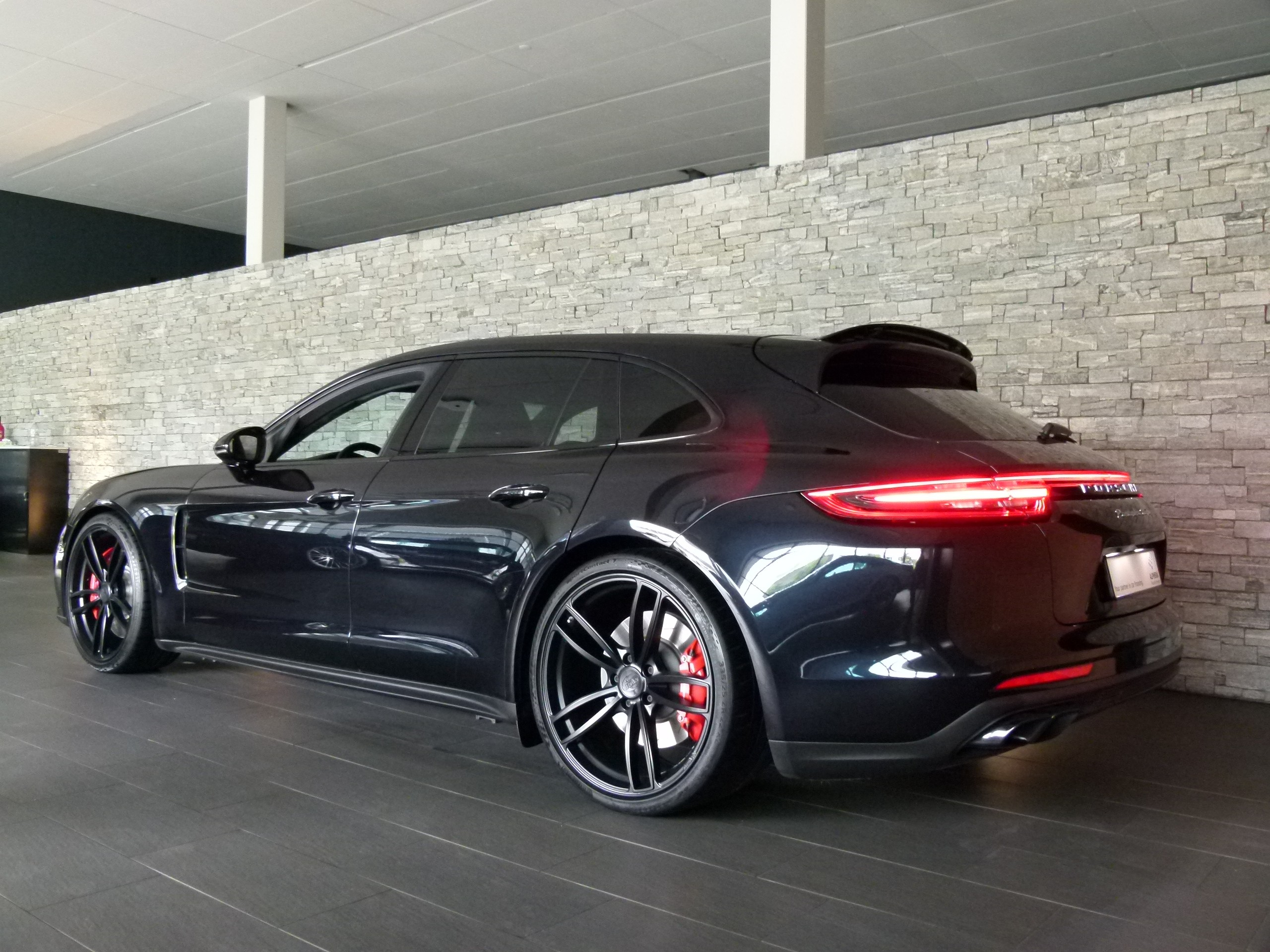 PORSCHE Panamera Turbo Sport Turismo Techart 640PS