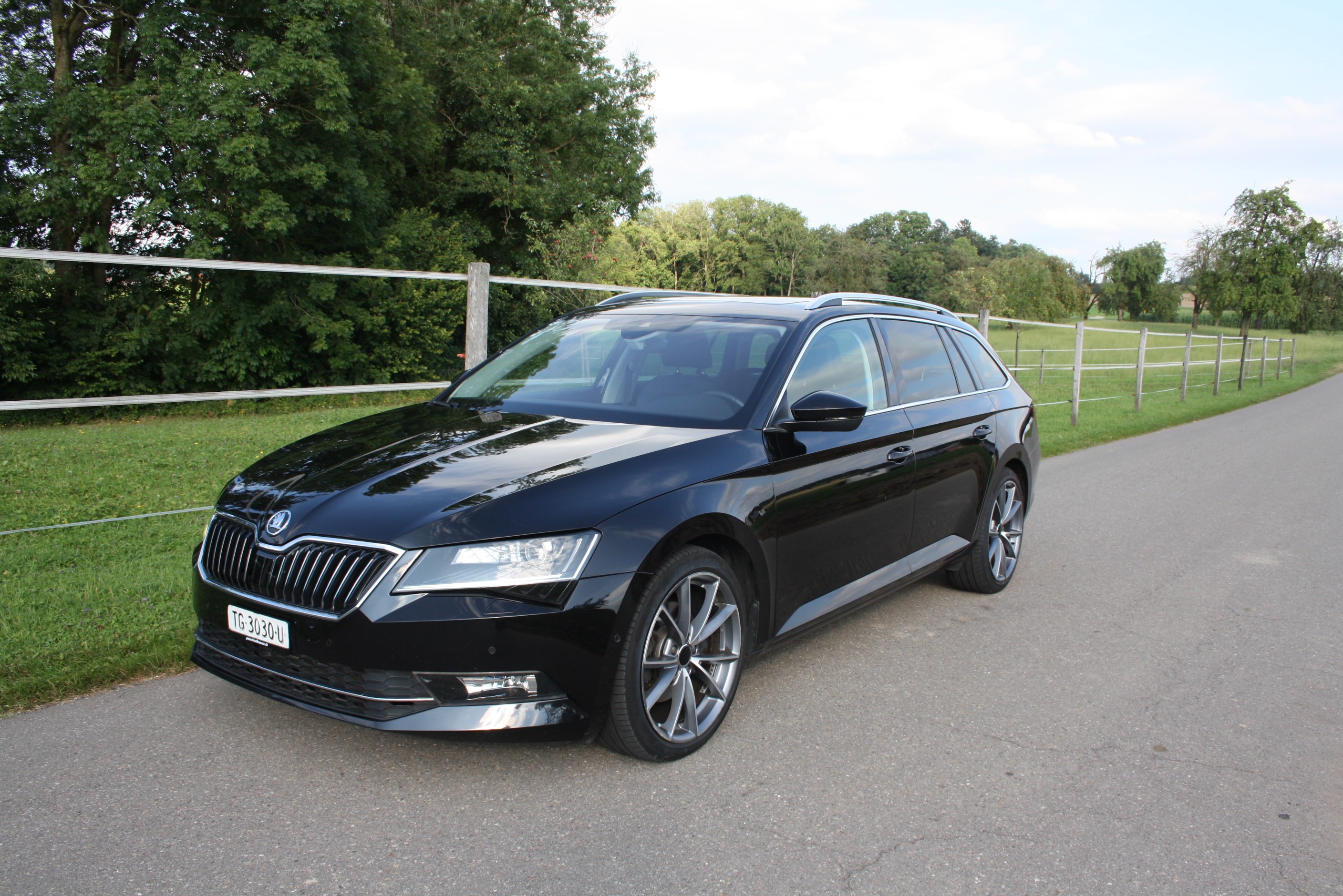 SKODA Superb Combi 2.0 TDi L&K 4x4 DSG