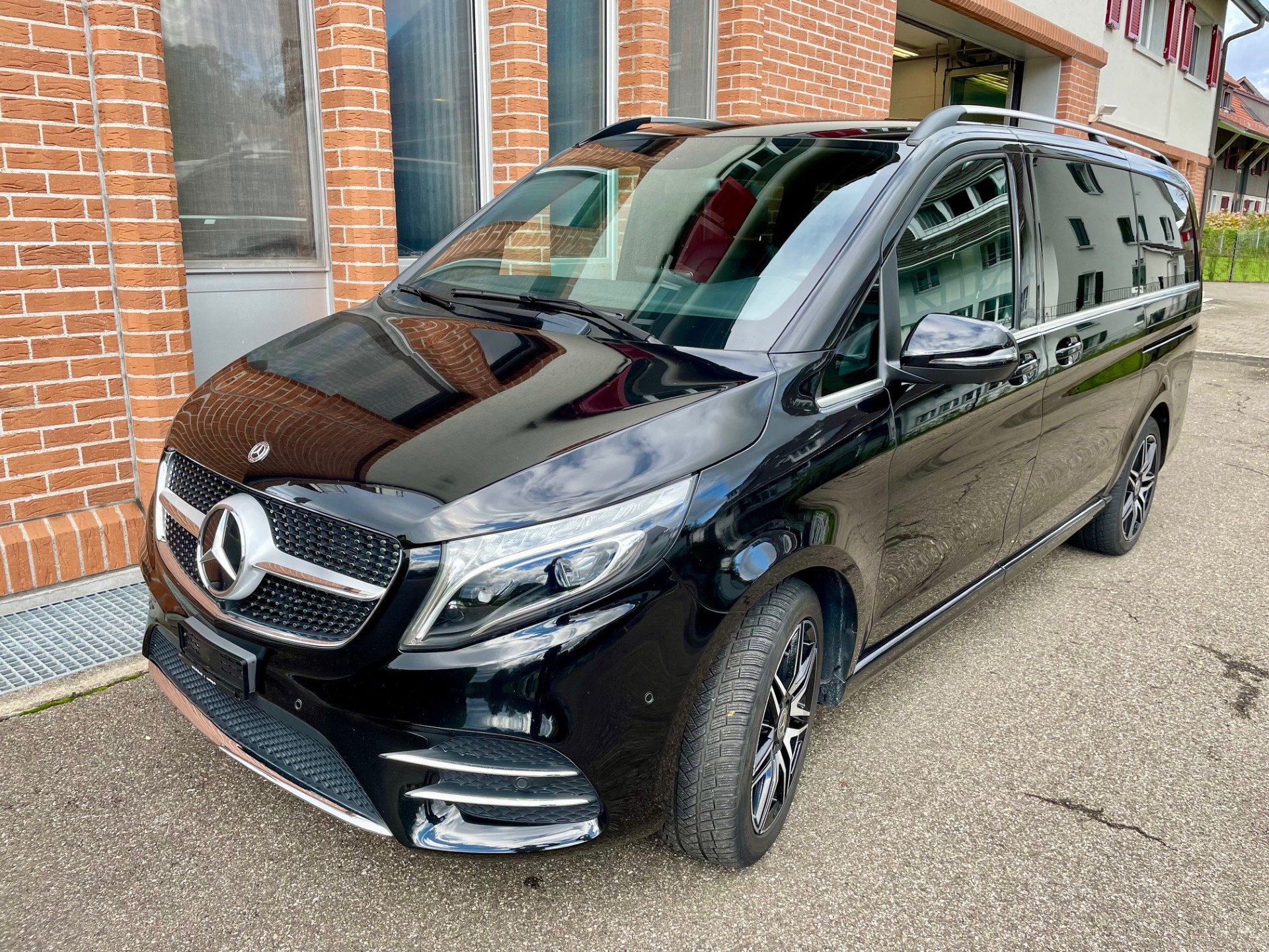 MERCEDES-BENZ V 300 d lang Swiss Edition 4Matic 9G-Tronic