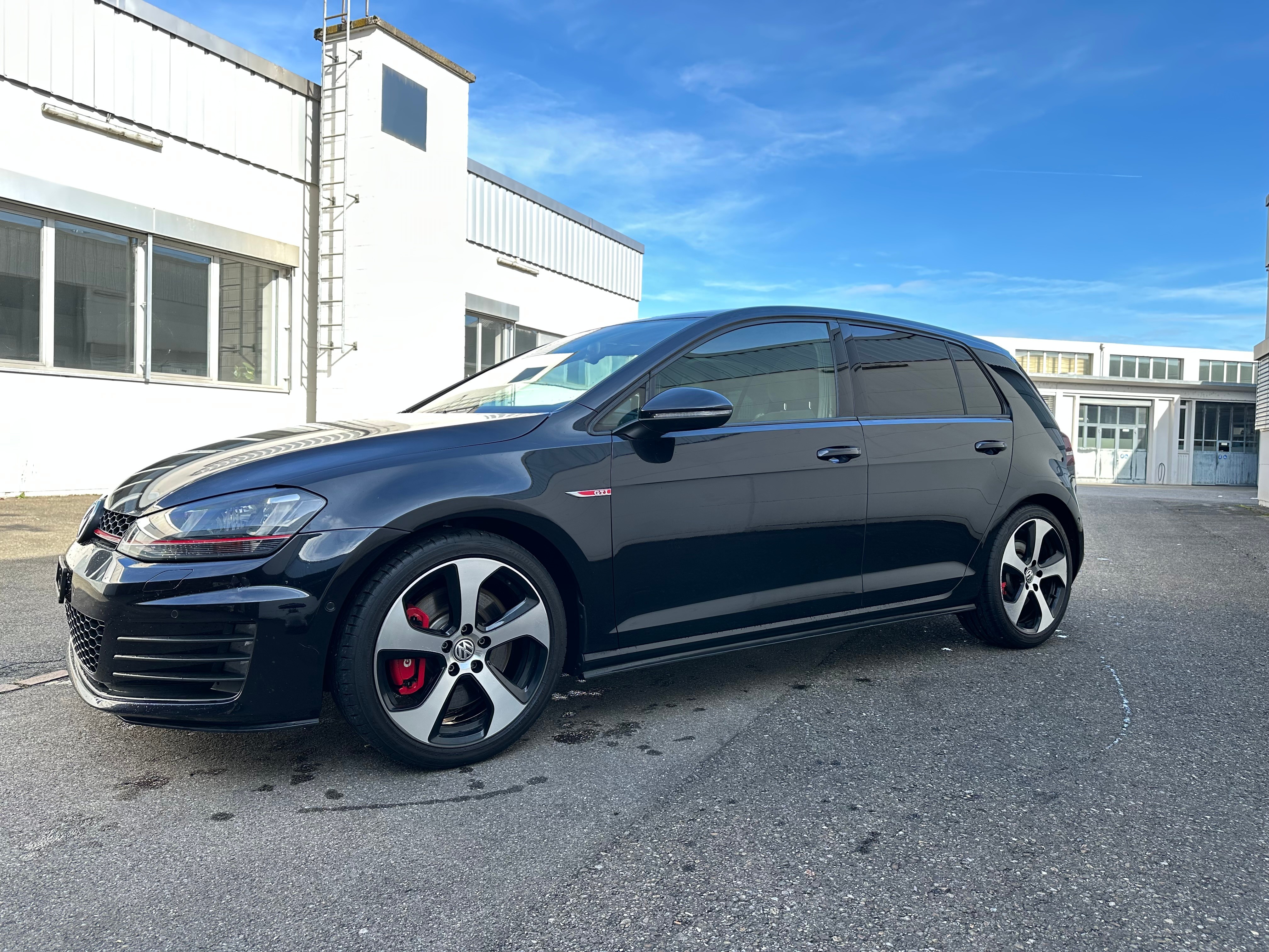 VW Golf 2.0 TSI GTI Performance