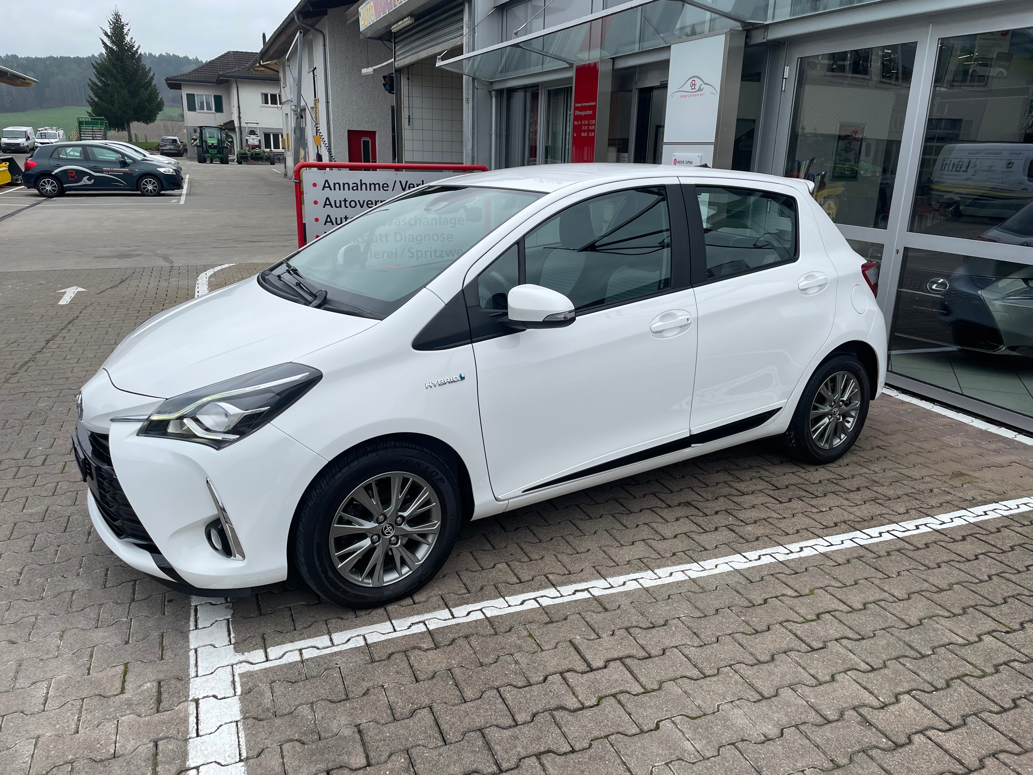 TOYOTA Yaris 1.5 VVT-i Hybrid Style e-CVT