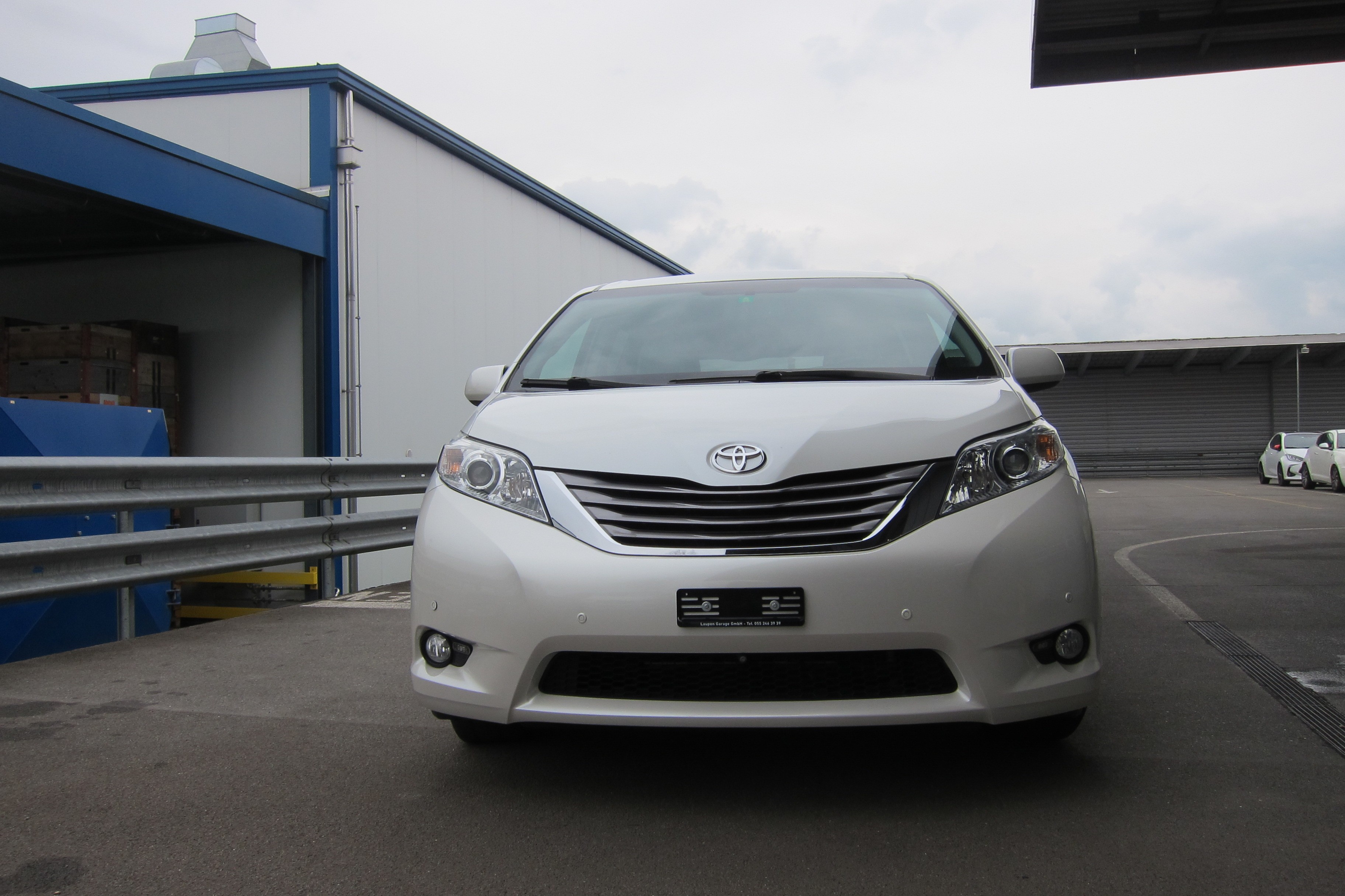 TOYOTA SIENNA XLE AWD MODELL 2015, 8PLÄTZE, AHK. 2000KG, PARKSENSOREN VORNE UND HINTEN CARPLAY, DAB+