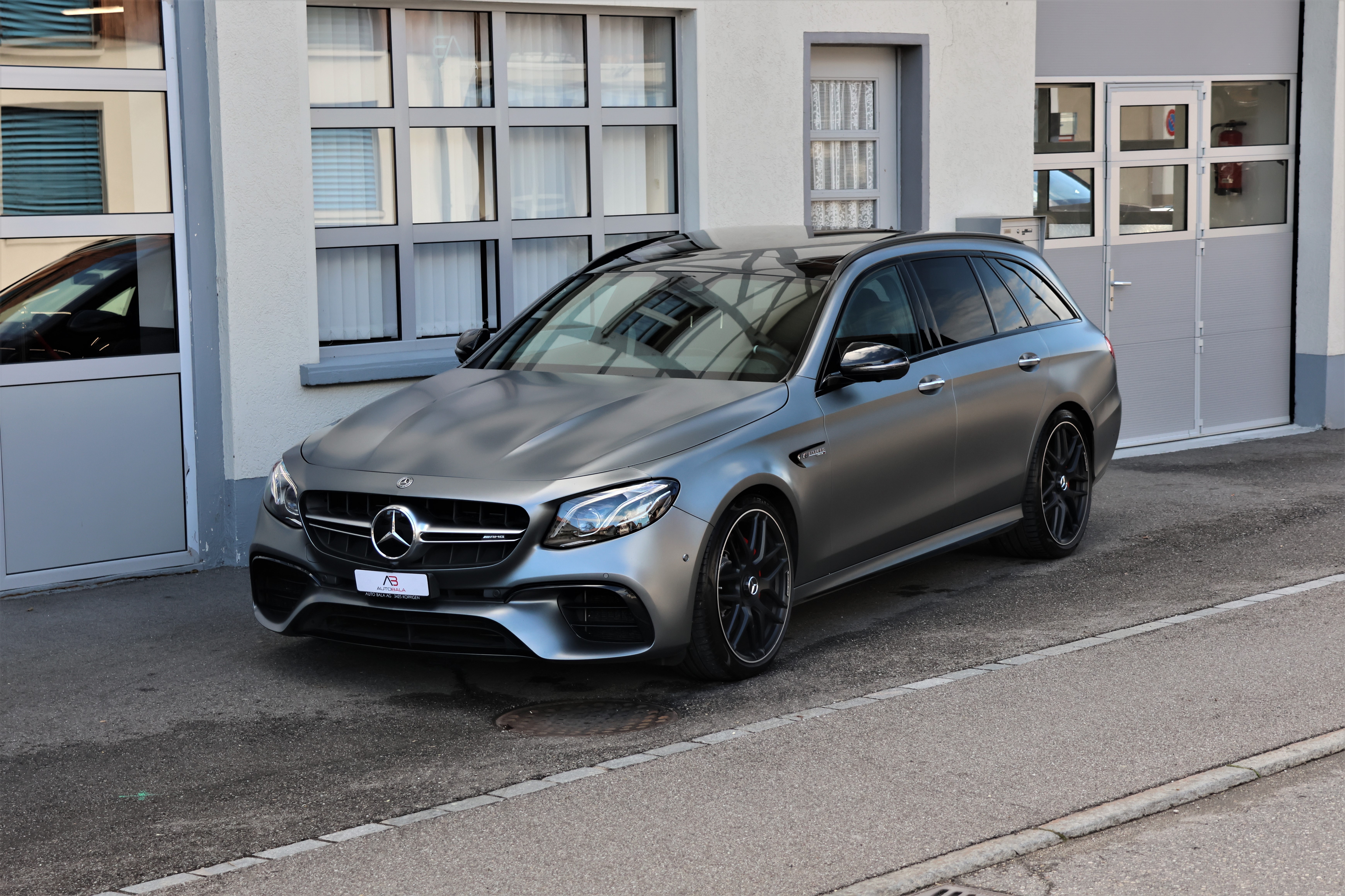 MERCEDES-BENZ E 63 AMG S 4 Matic 9G-Tronic (CH)