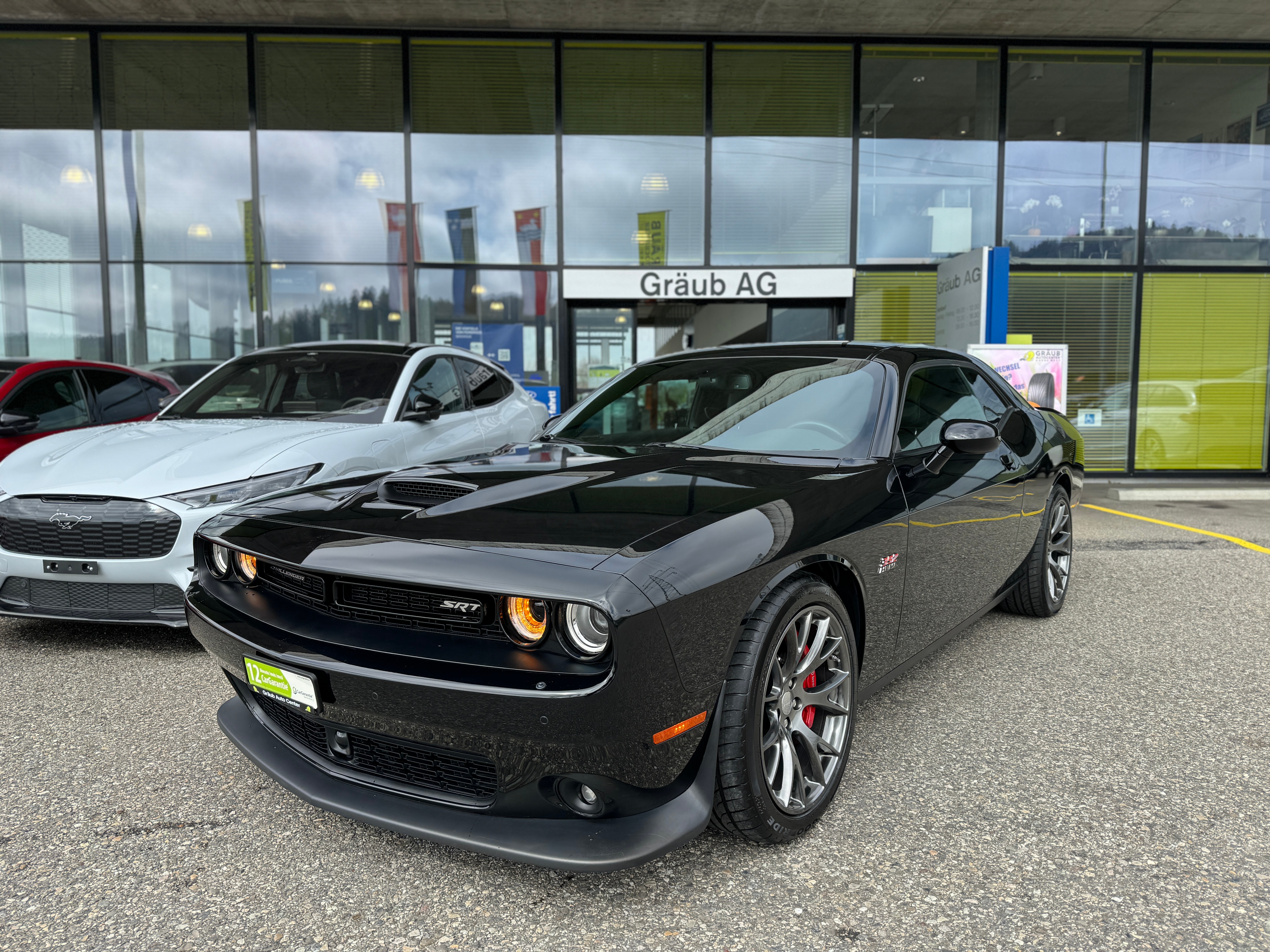 DODGE CHALLENGER 6.4 V8 HEMI SRT 495PS FULL BLACK