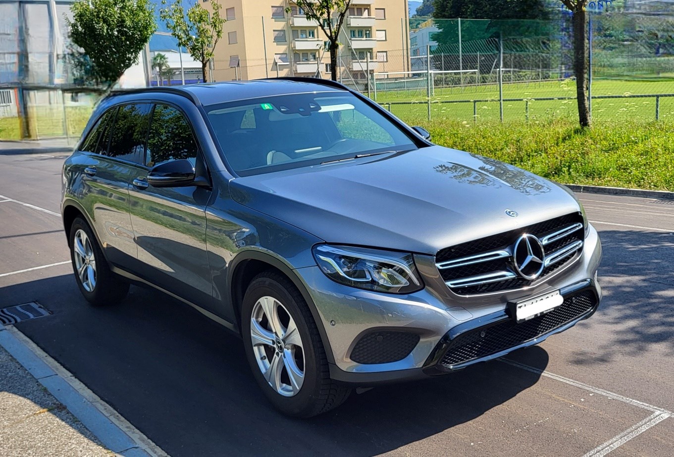 MERCEDES-BENZ GLC 250 AMG Line 4Matic 9G-Tronic