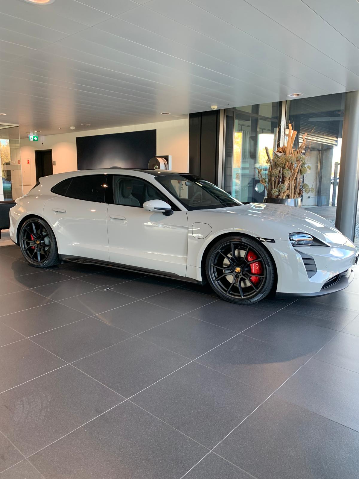 PORSCHE Taycan GTS Sport Turismo Performance Plus 93,4kWh