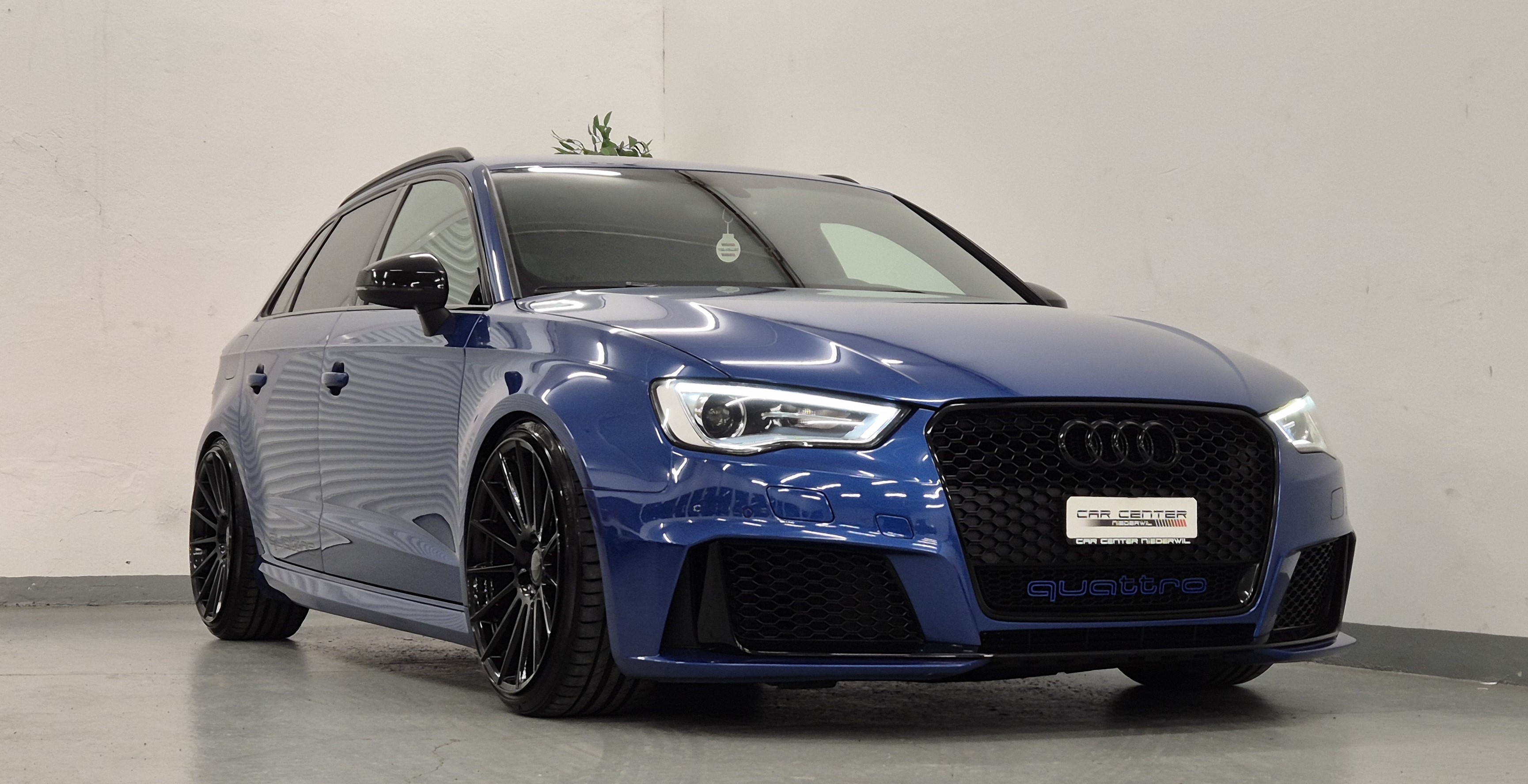 AUDI RS3 2.5 TSI quattro S-tronic SEPANGBLAU