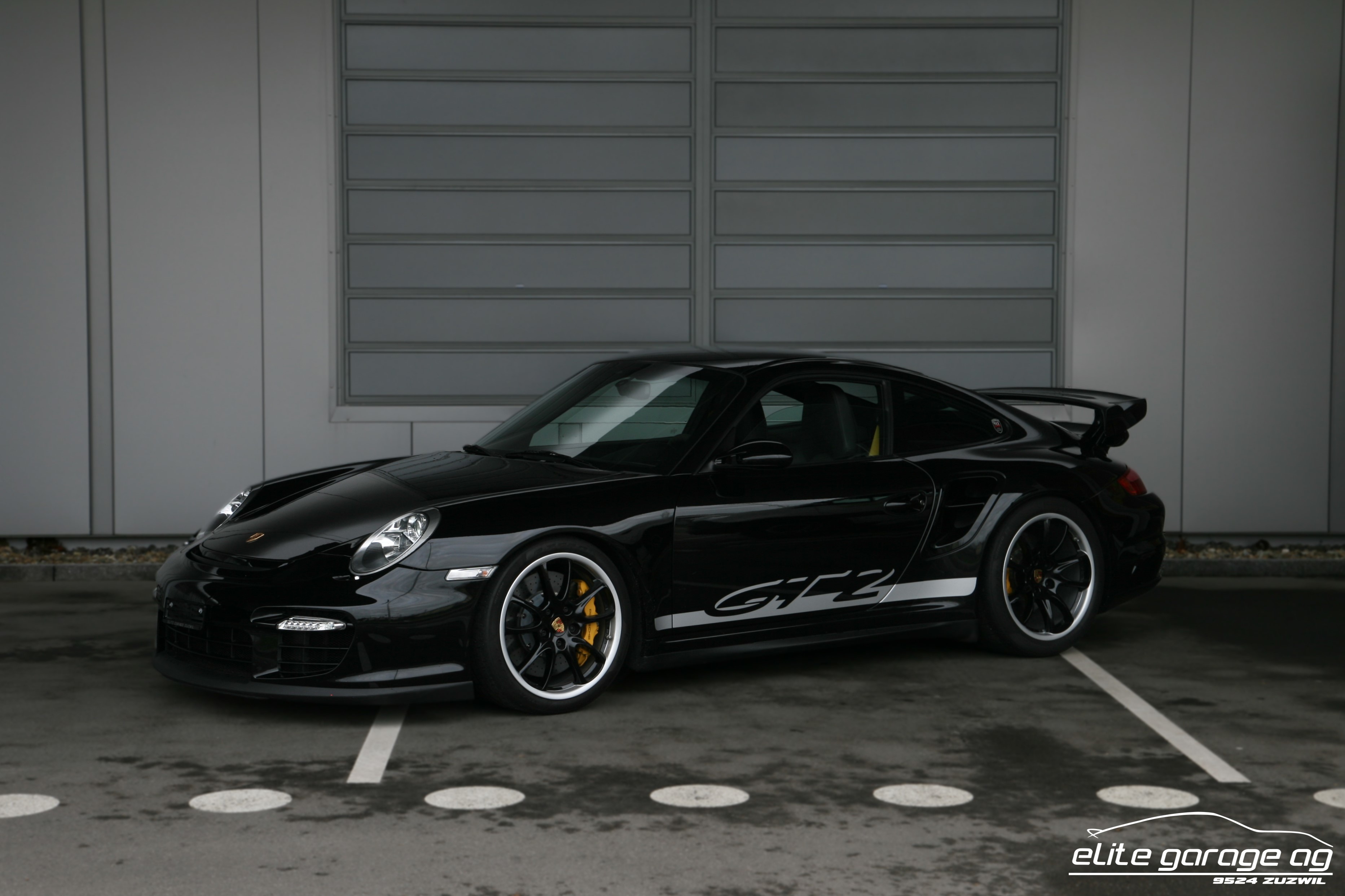 PORSCHE 911 GT2