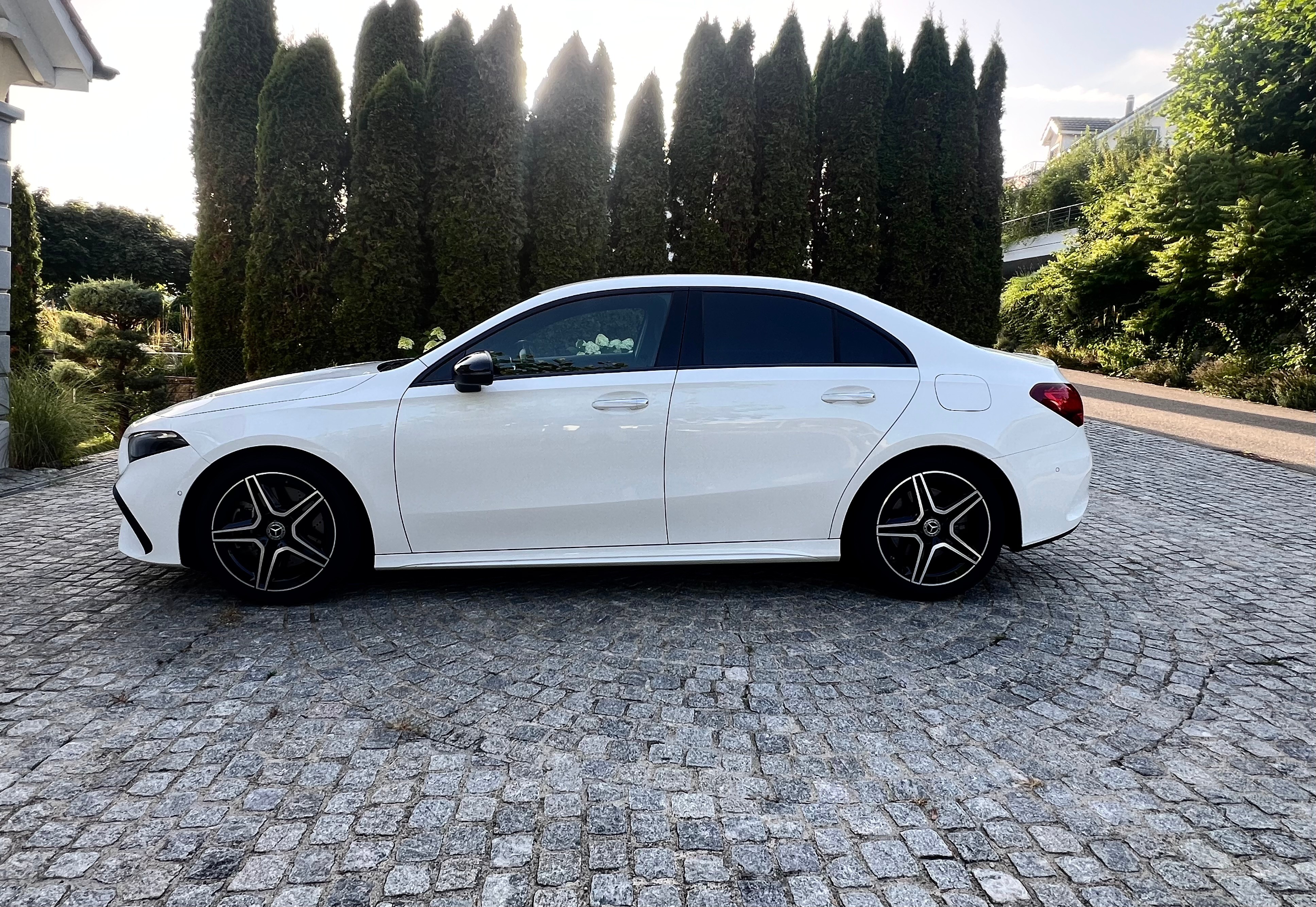 MERCEDES-BENZ A 250 4Matic Limo AMG line 8G-DCT