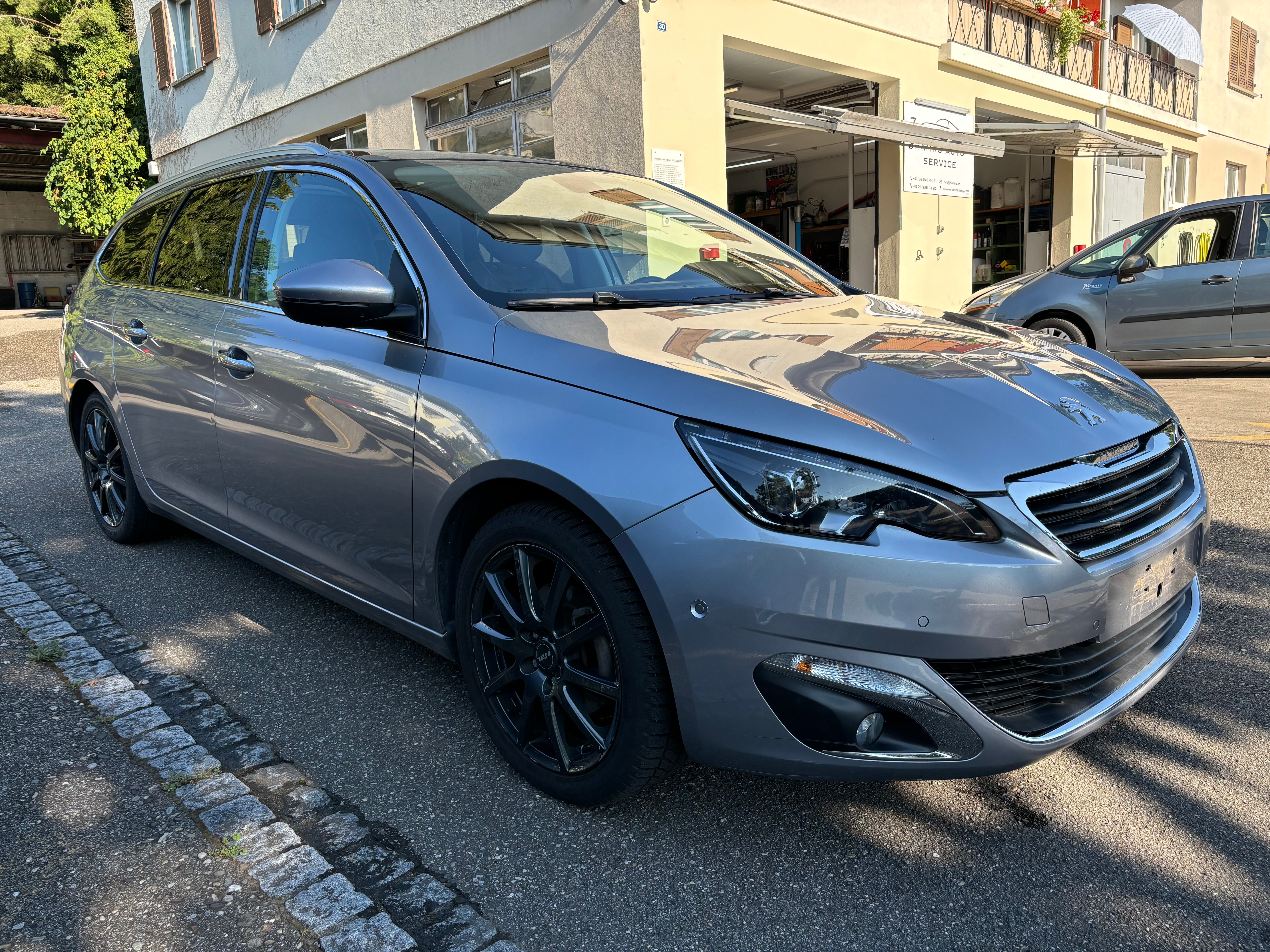 PEUGEOT 308 SW 1.2 THP Active Automatic