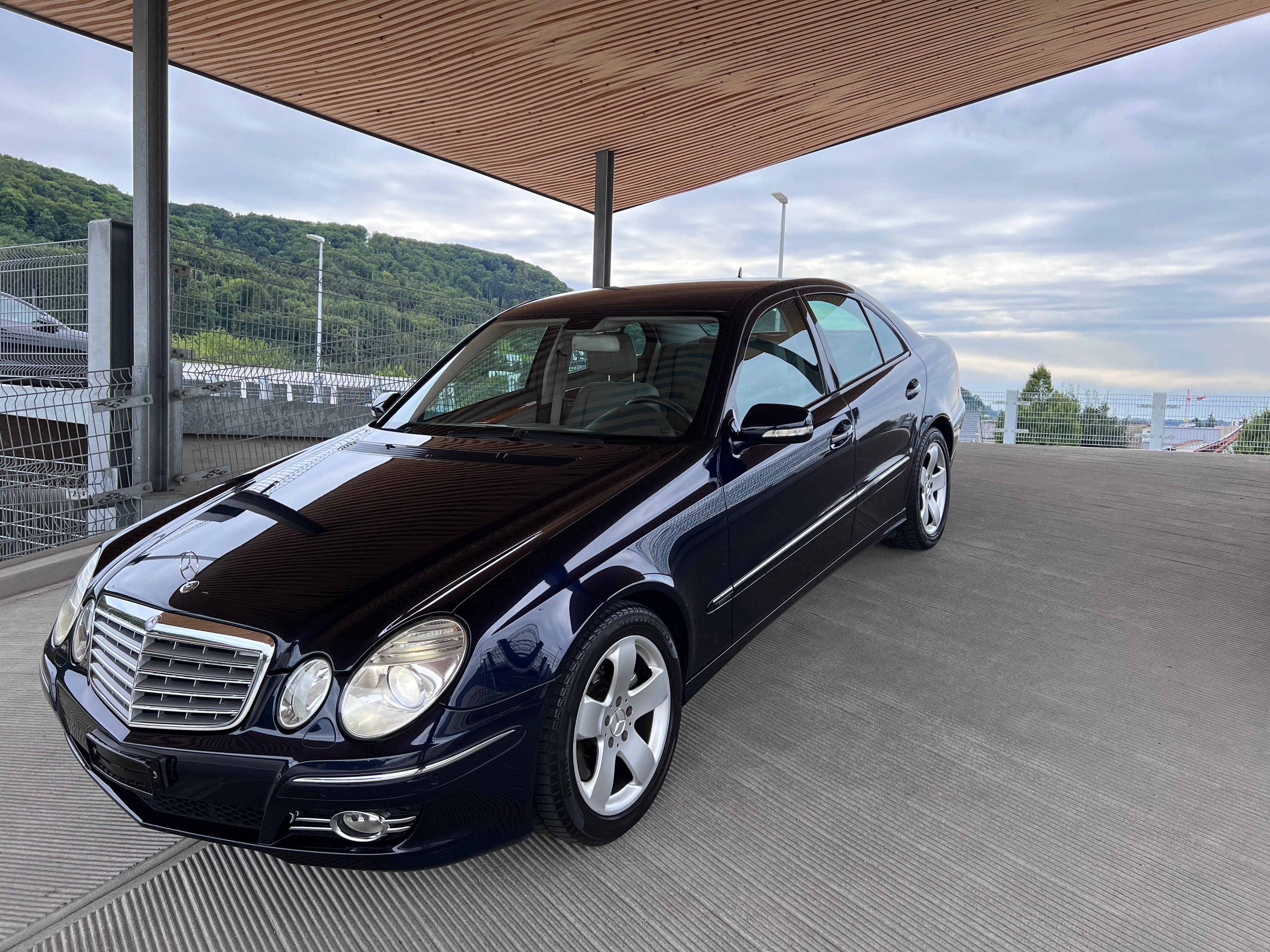 MERCEDES-BENZ E 500 Elégance 4Matic Automatic