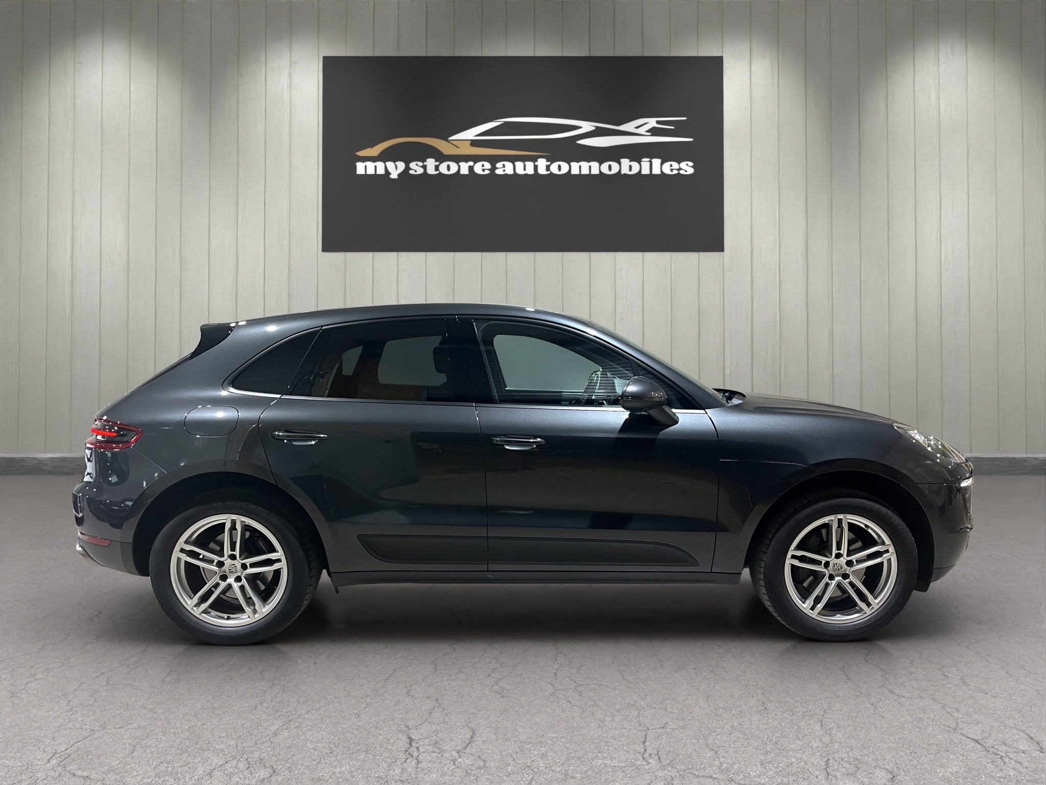 PORSCHE Macan PDK