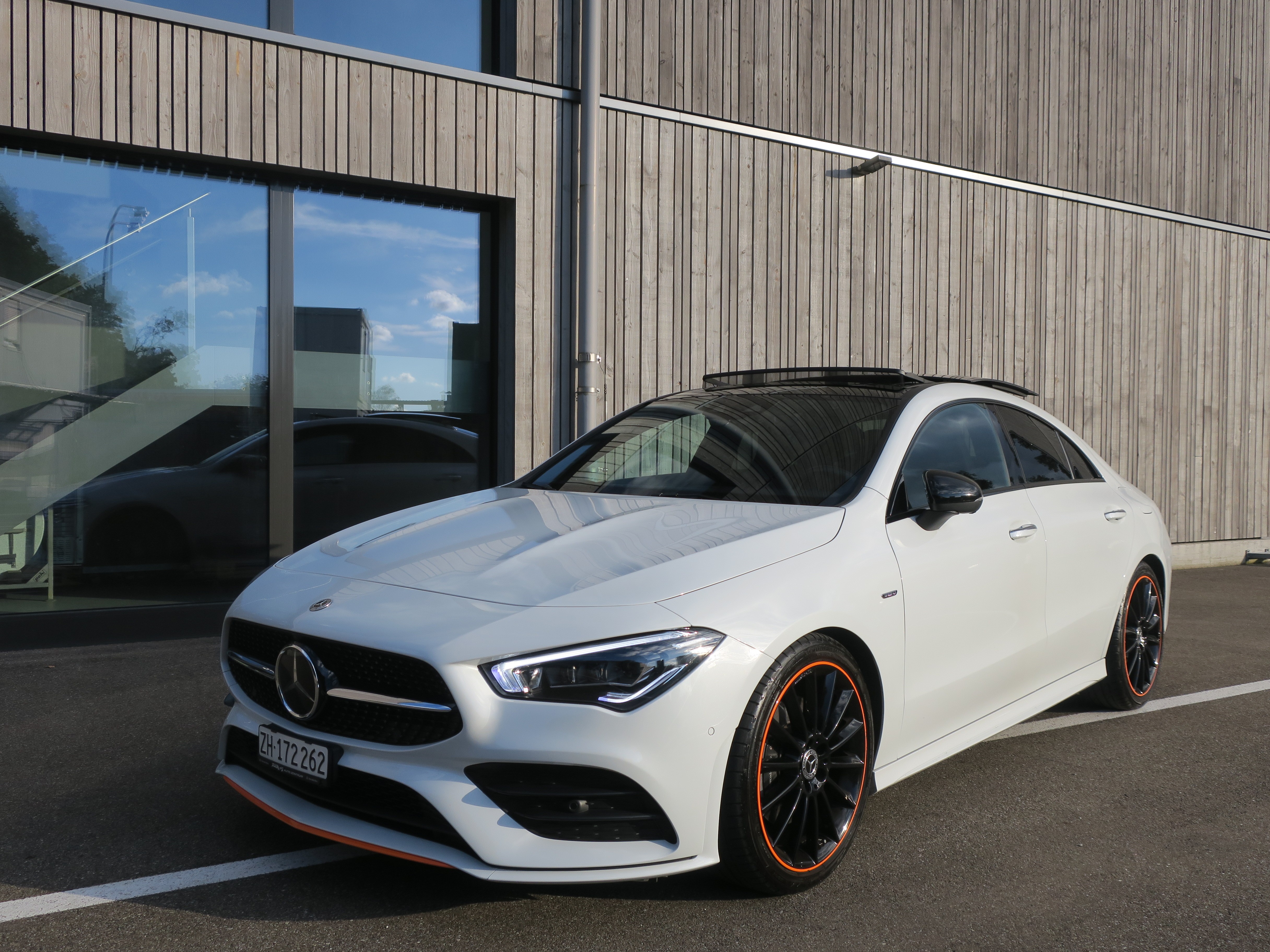 MERCEDES-BENZ CLA 220 AMG Line 