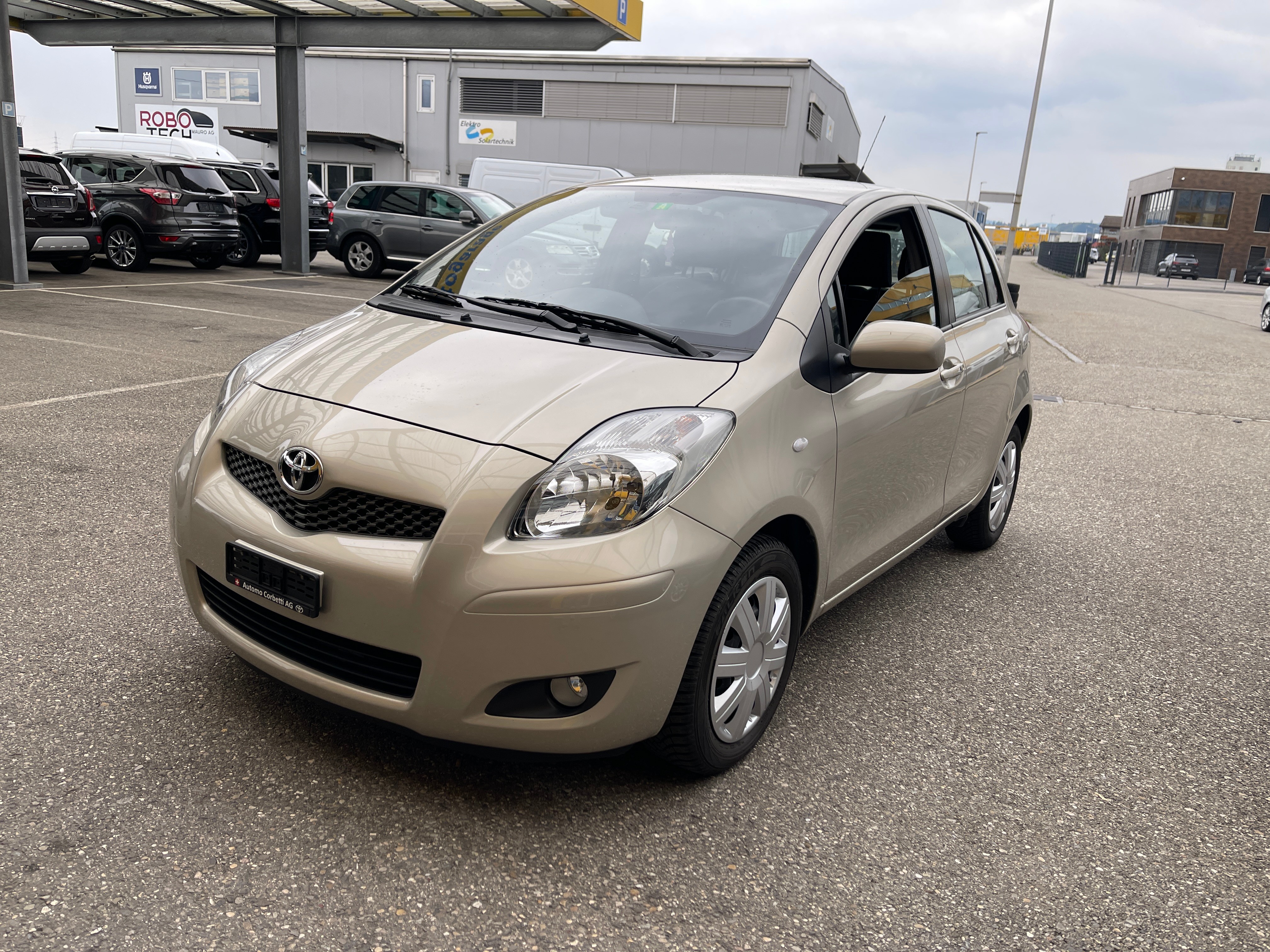 TOYOTA Yaris 1.33 Linea Sol