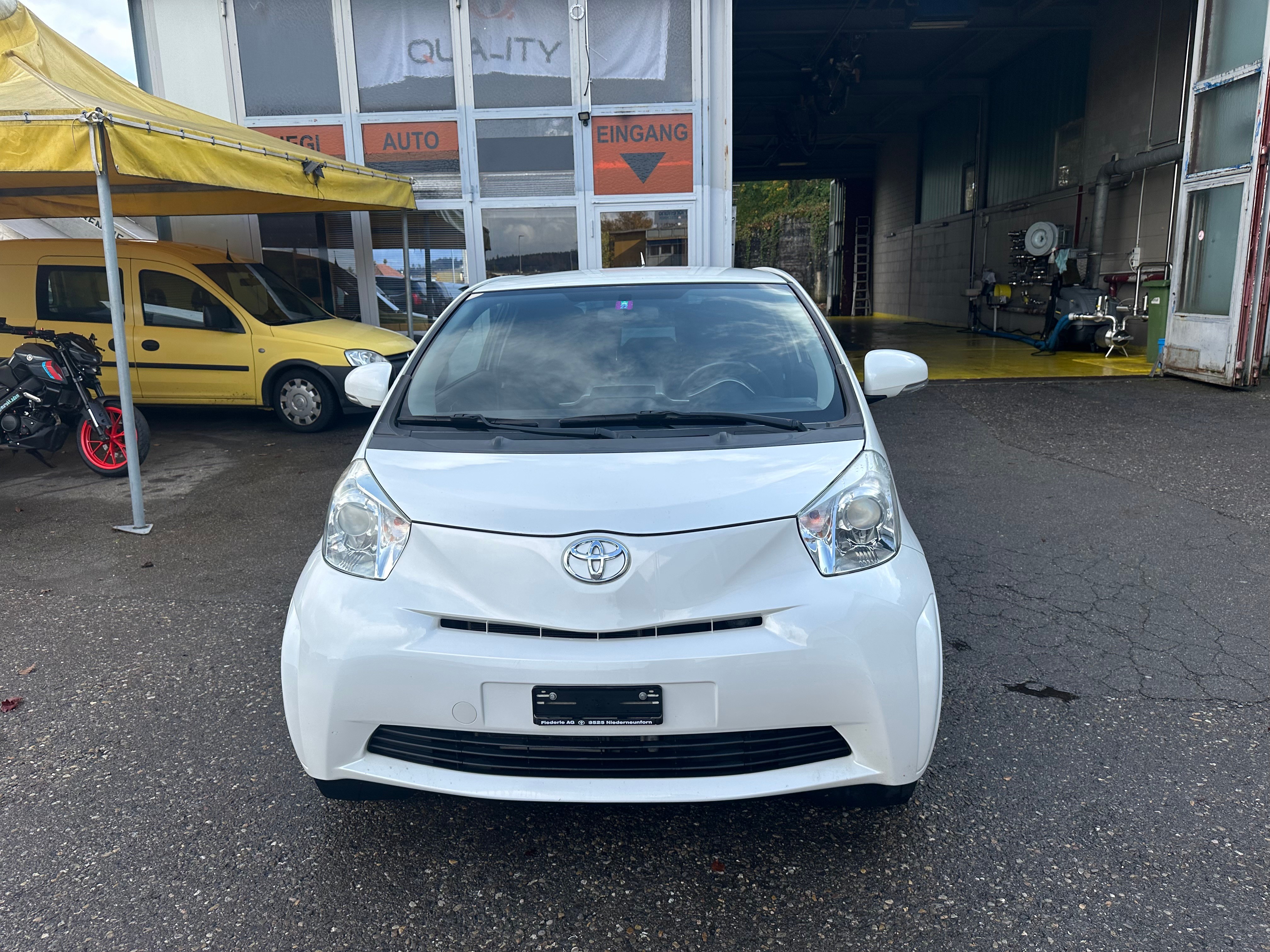 TOYOTA iQ 1.0 VVT-i