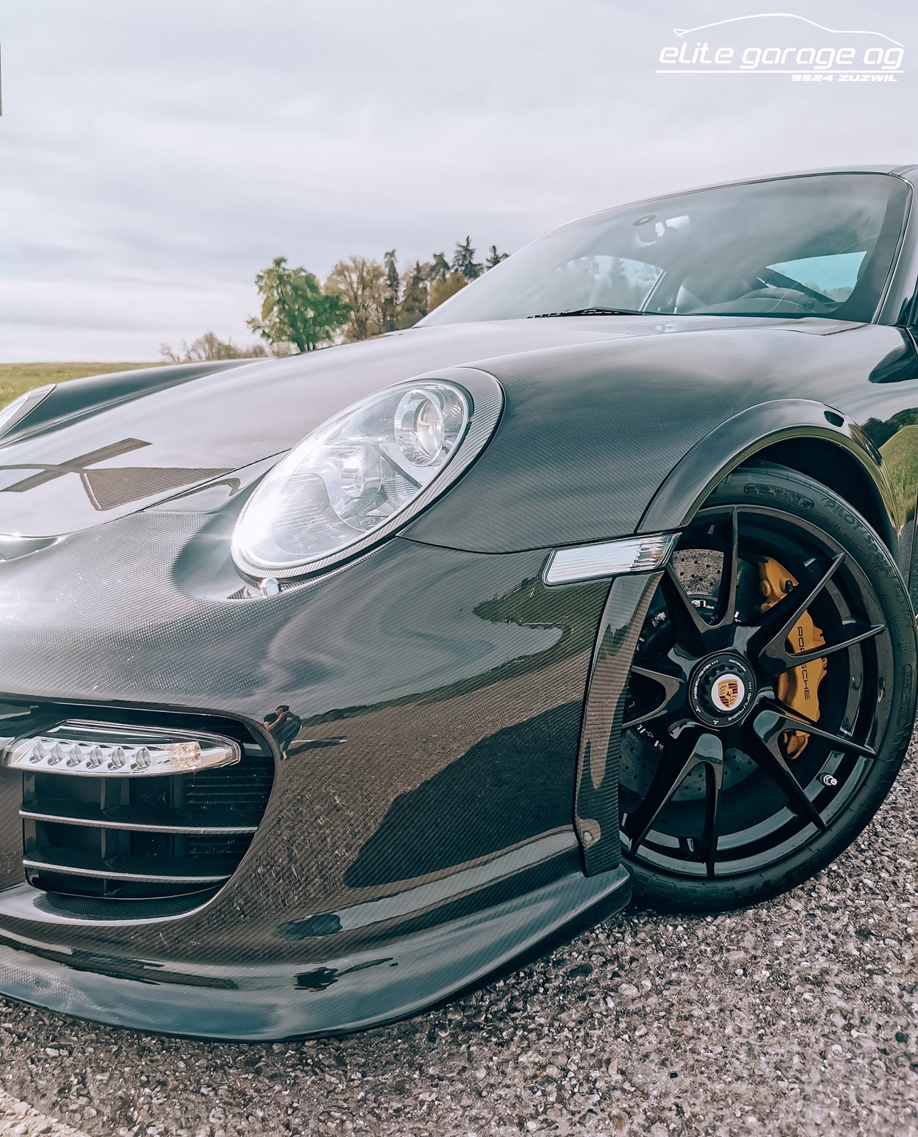 PORSCHE 911 GT2 RS FULL-CARBON