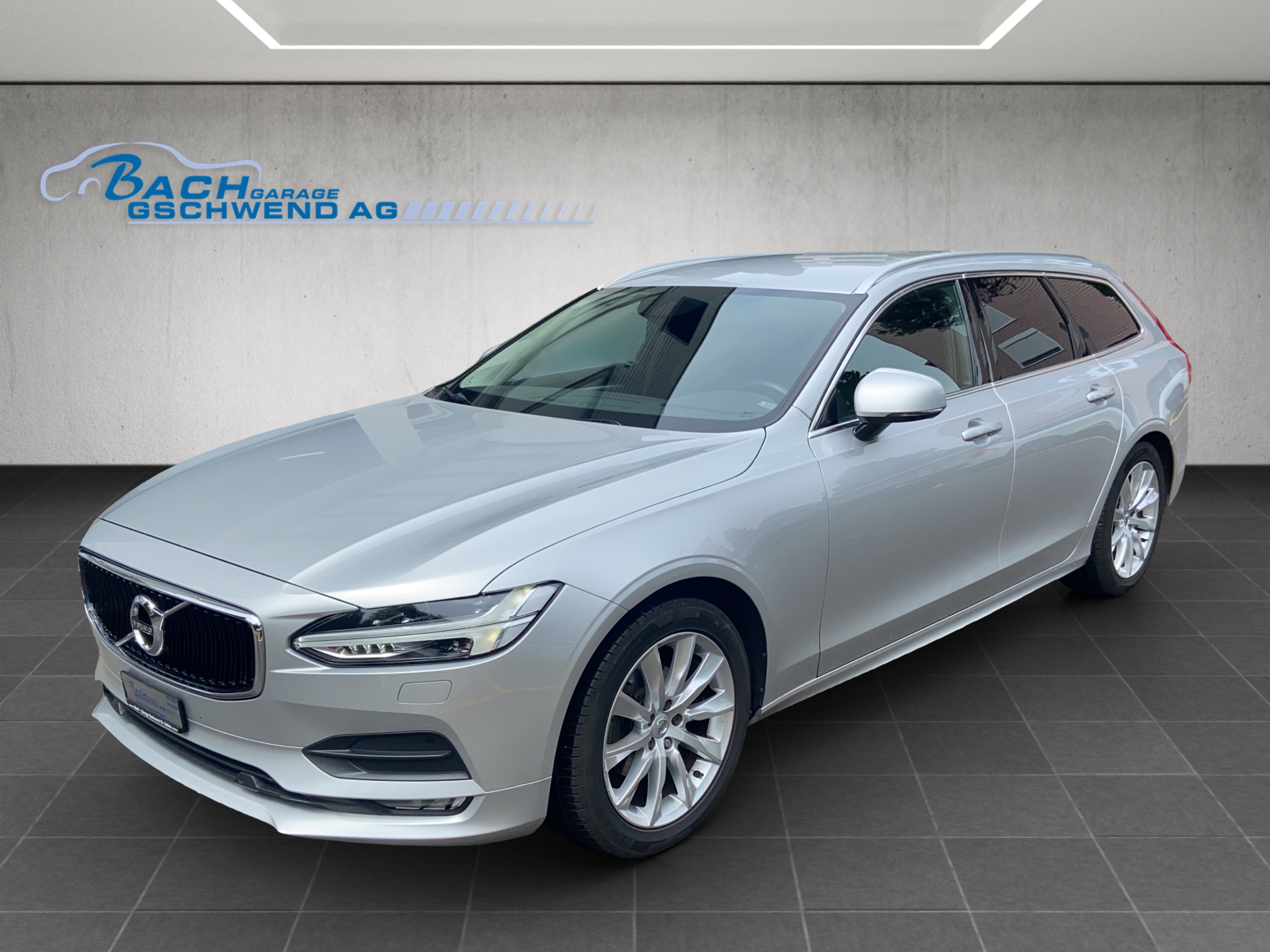 VOLVO V90 D3 AWD Momentum Geartronic