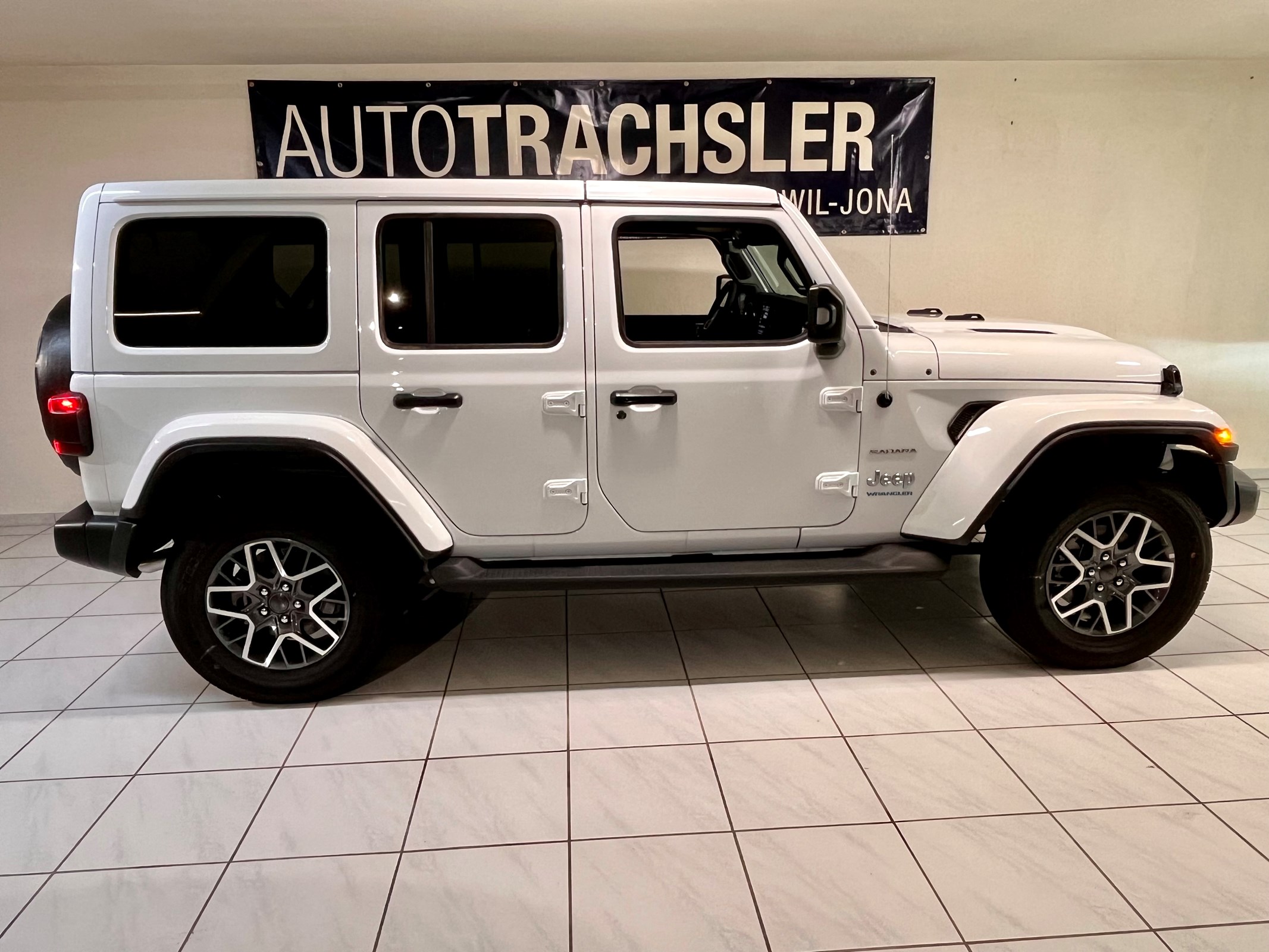 JEEP Wrangler 2.0 PHEV Unlimited Sahara Automatic