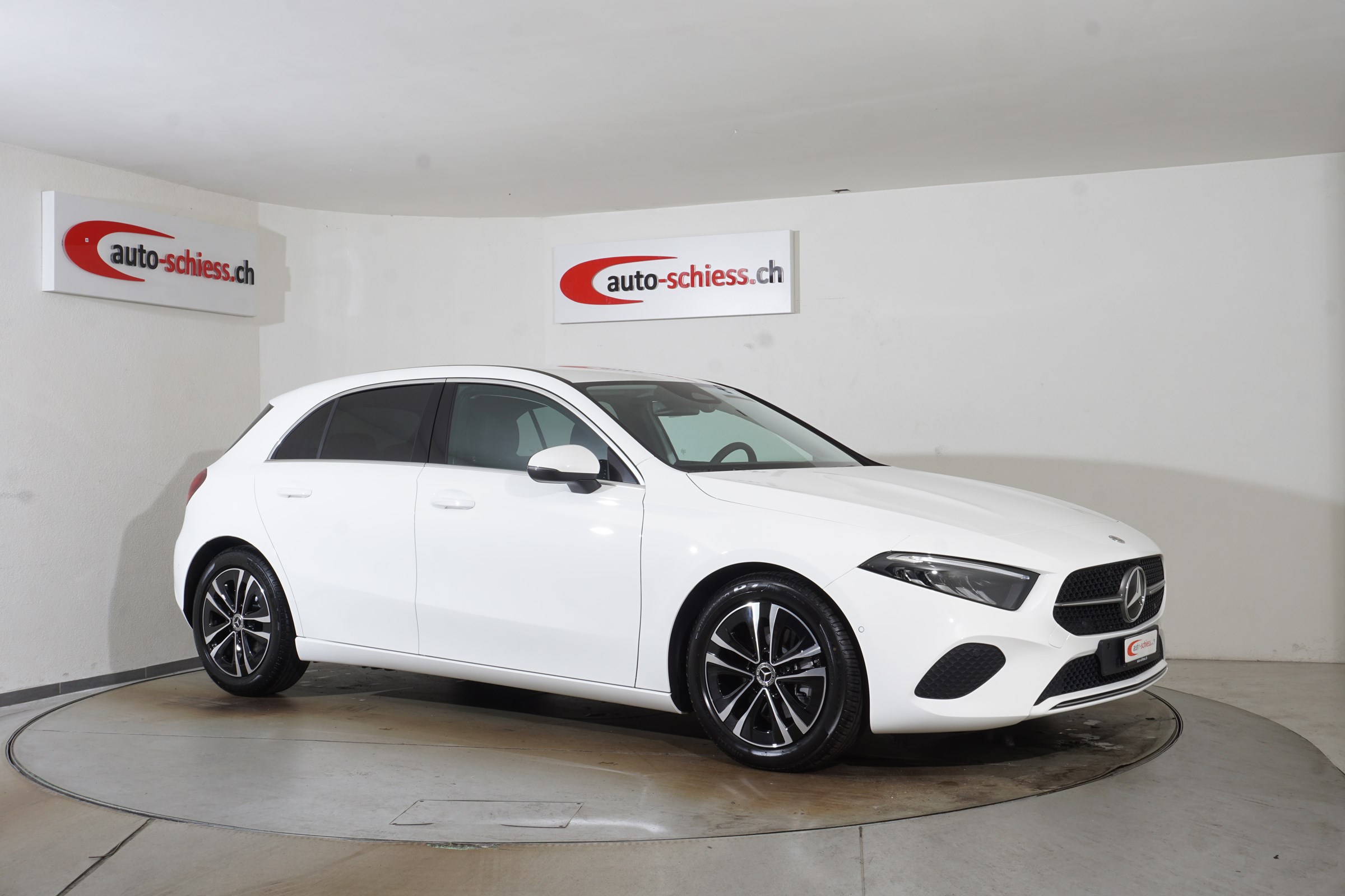 MERCEDES-BENZ A 180 d Progressive 8G-DCT