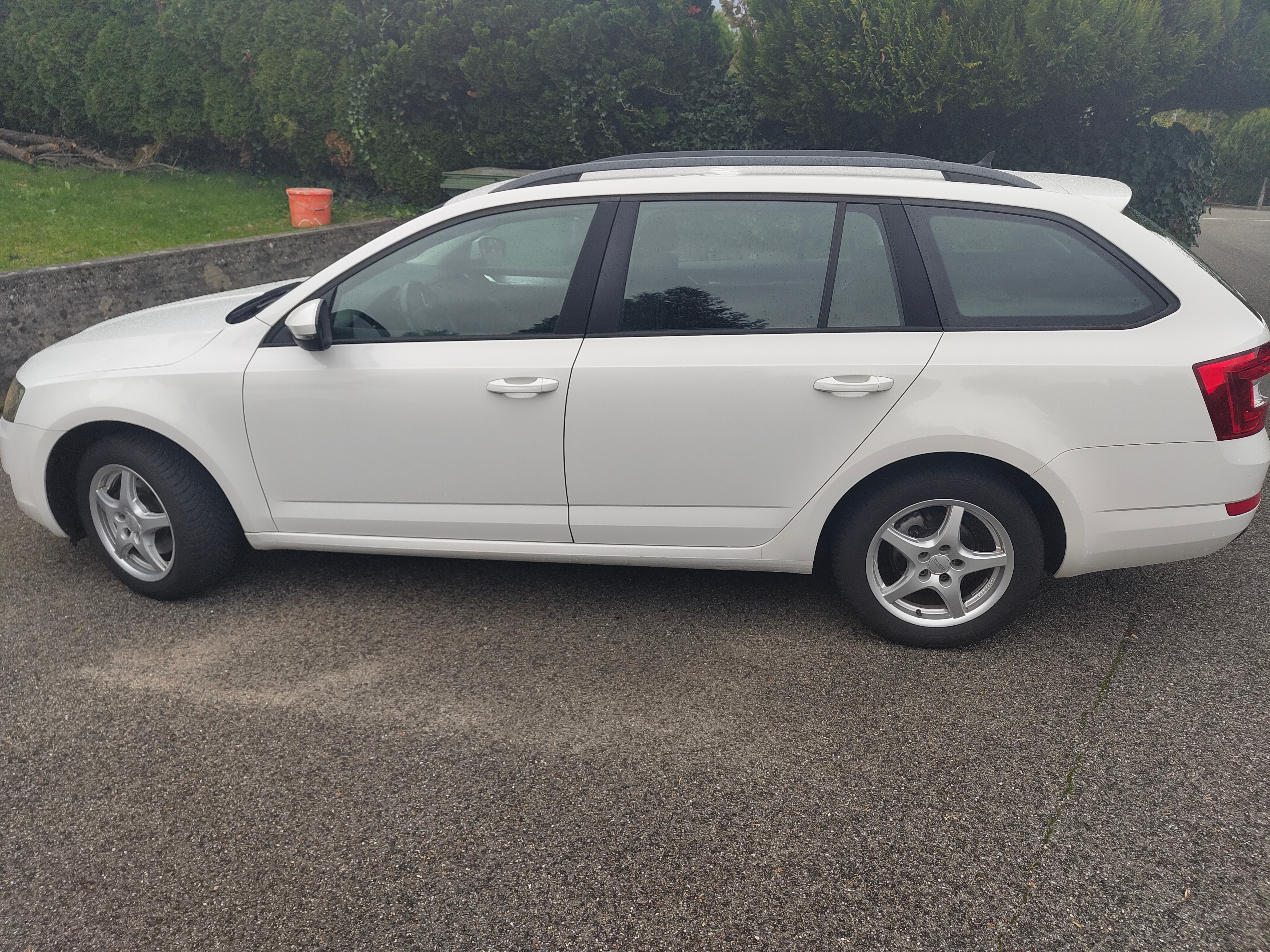 SKODA Octavia Combi 1.6 TDI DSG