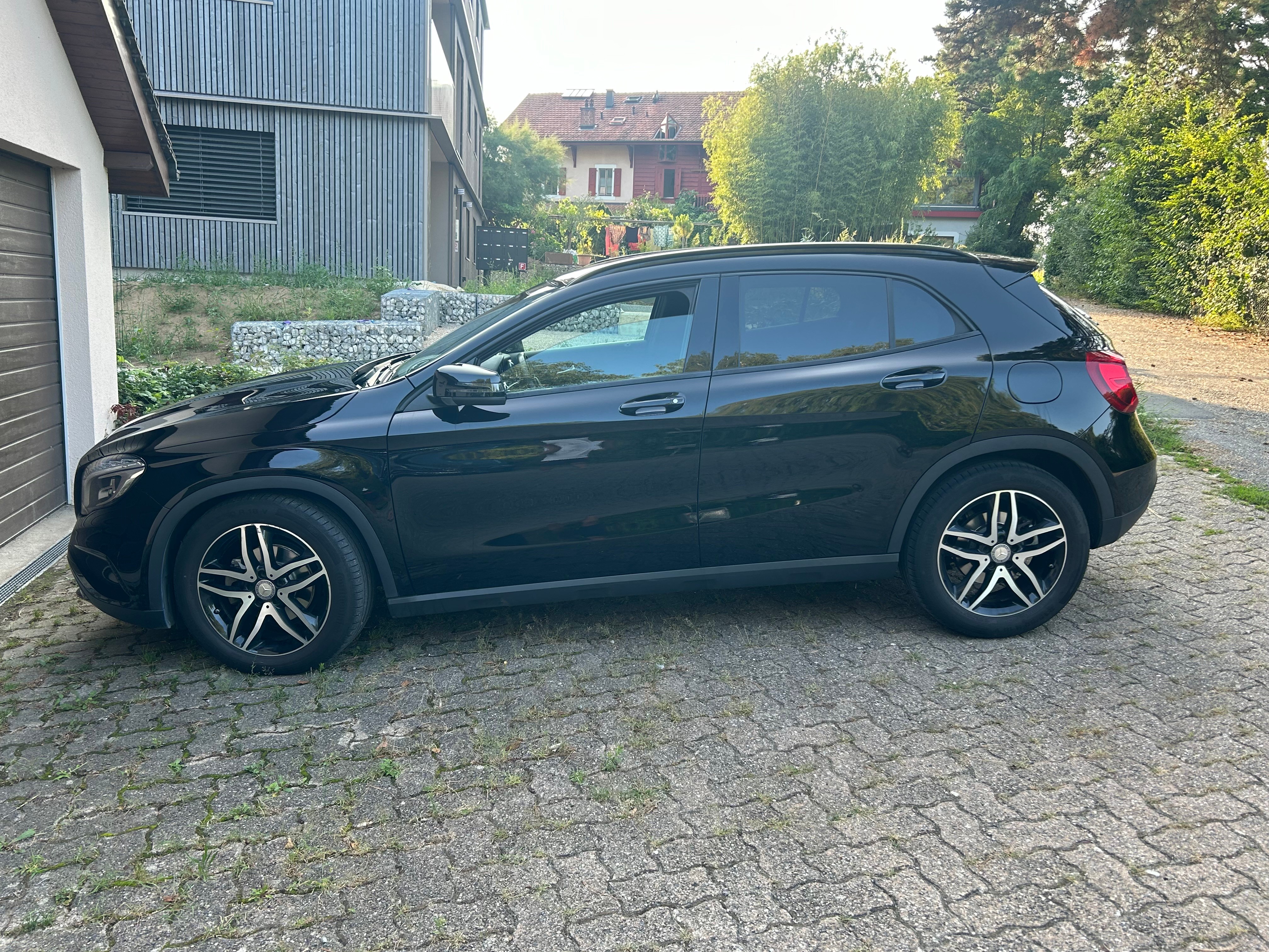 MERCEDES-BENZ GLA 220 CDI Urban 4Matic 7G-DCT