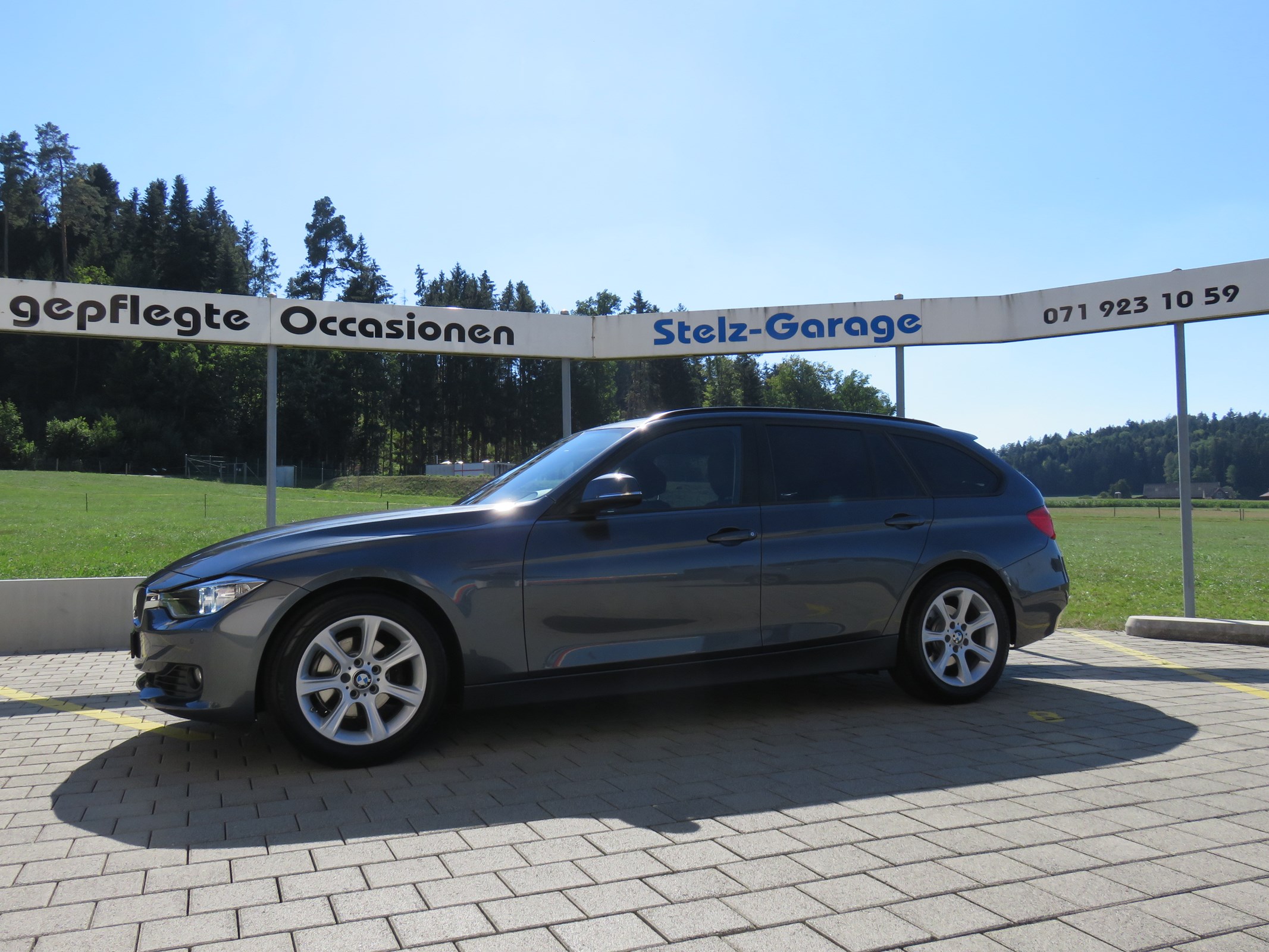 BMW 320i Touring Steptronic