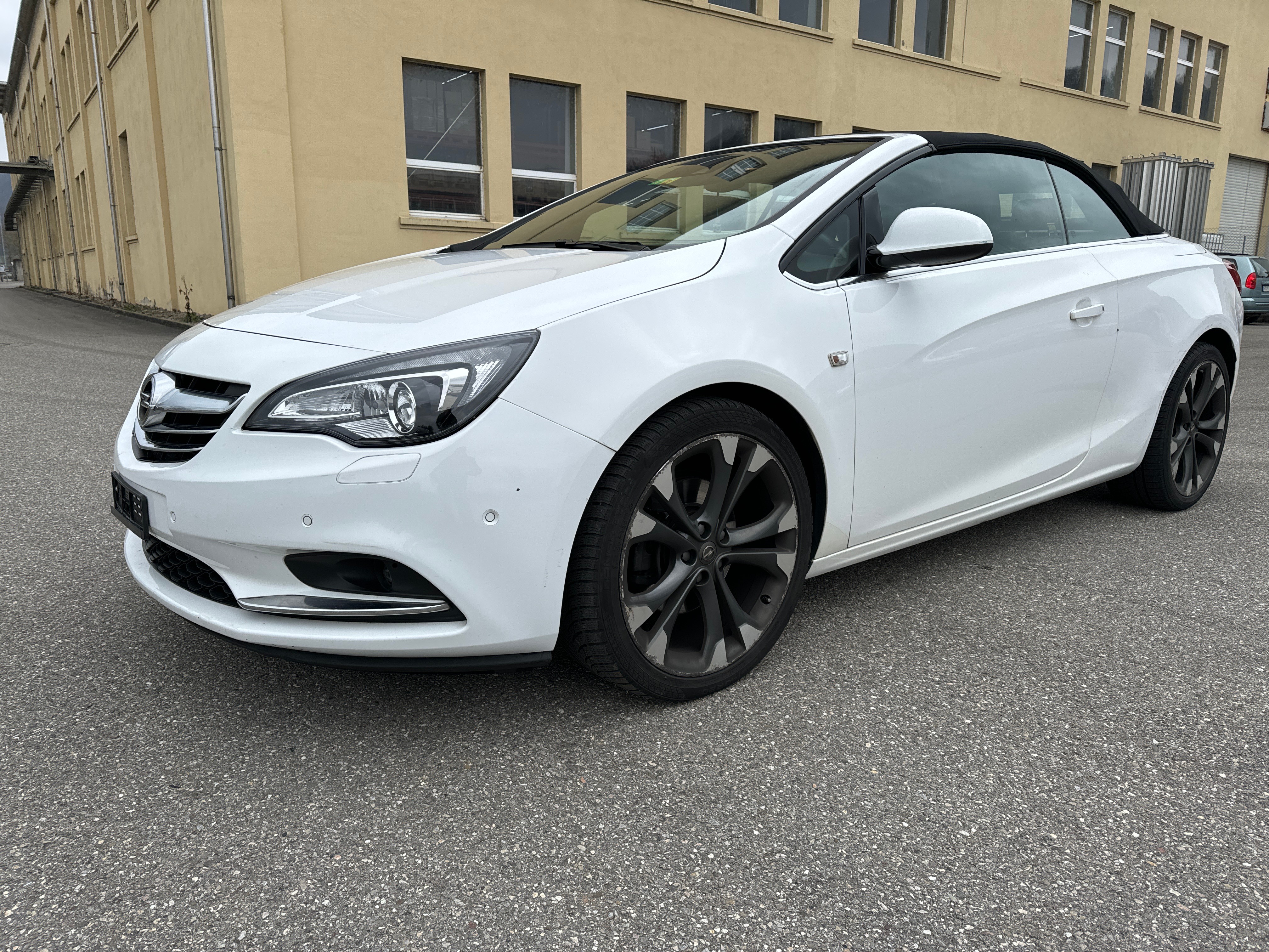 OPEL Cascada 1.6i 16V Cosmo