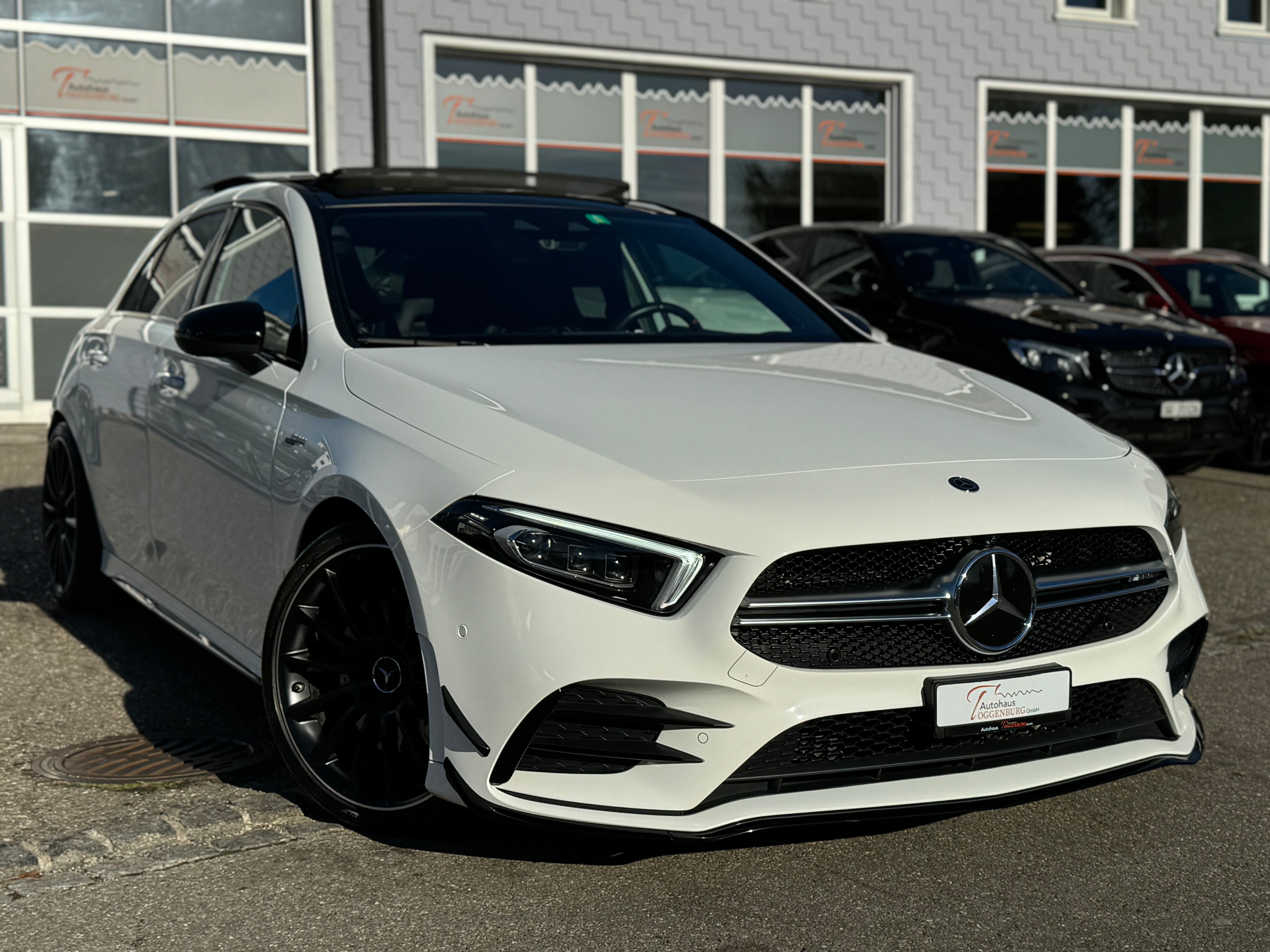 MERCEDES-BENZ A 35 AMG 4Matic Speedshift *Capristo Abgasanlage*AMG Performance Sitze*Frisch ab Service*Aerodynamic-Paket*