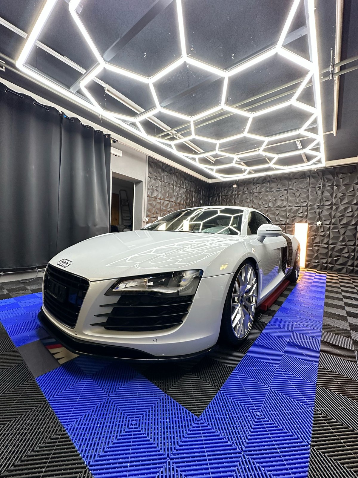 AUDI R8 Coupe 4.2 V8