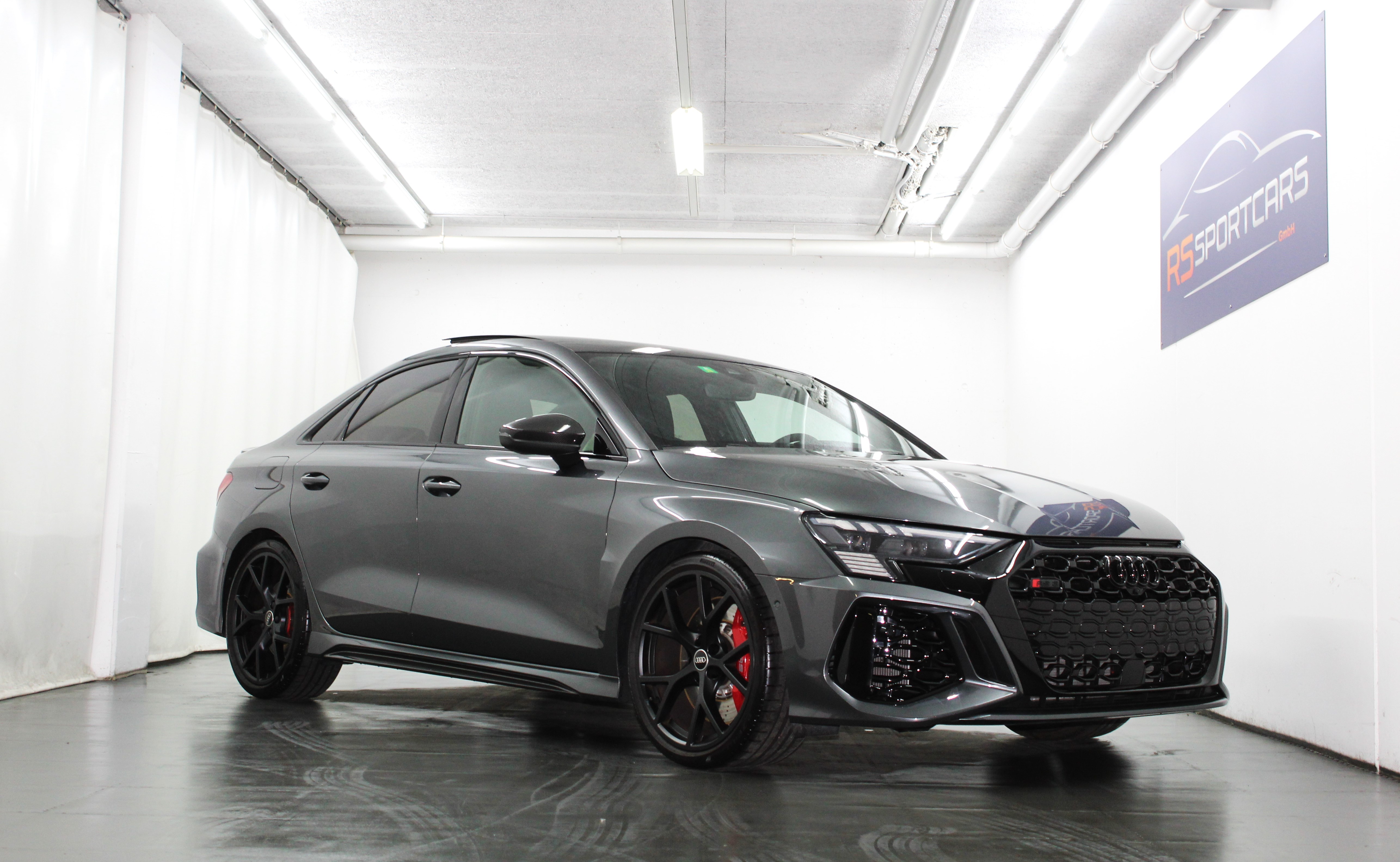 AUDI RS3 Limousine 2.5 TSI quattro S-tronic Carbon Paket