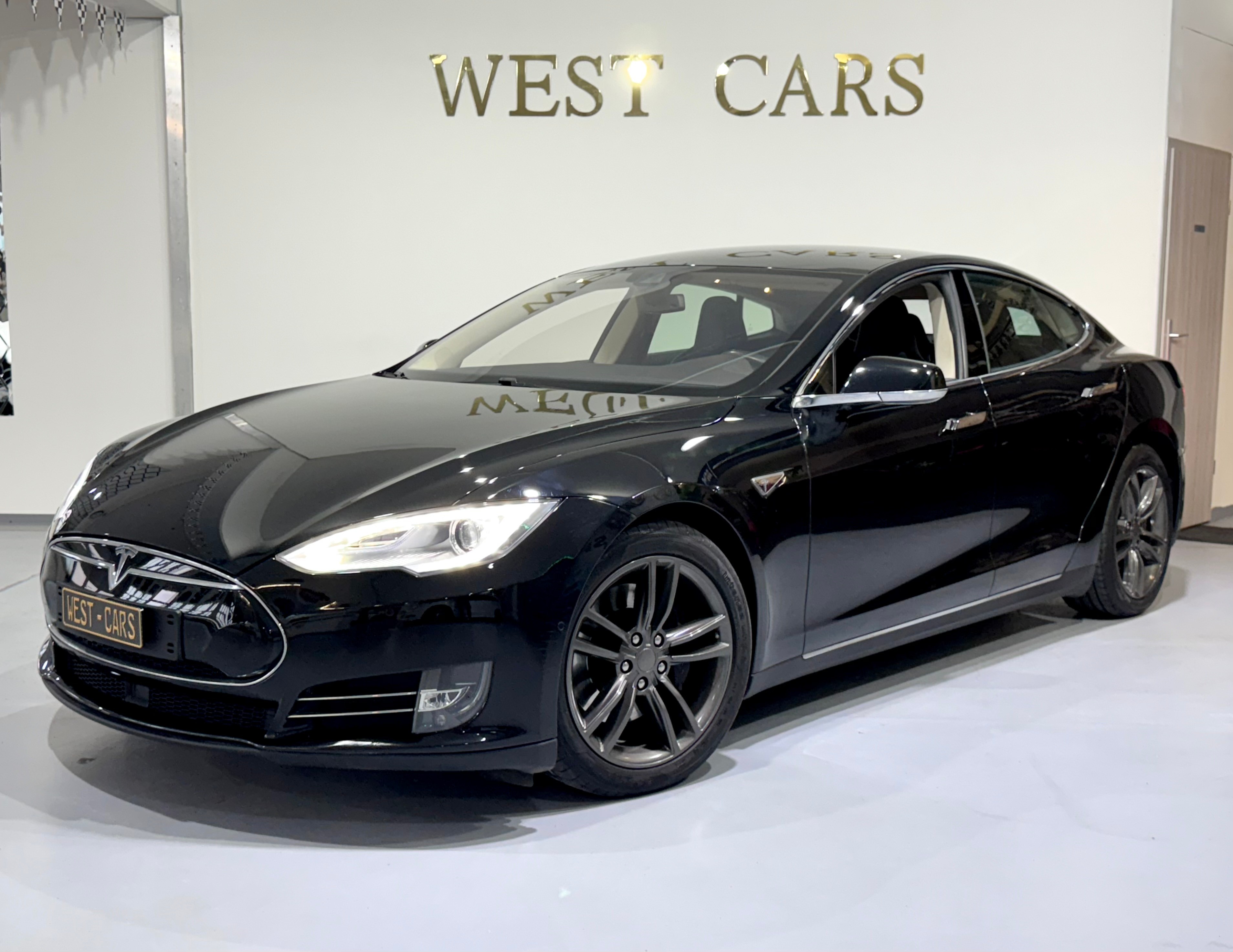 TESLA Model S 70 D **Free Supercharger**