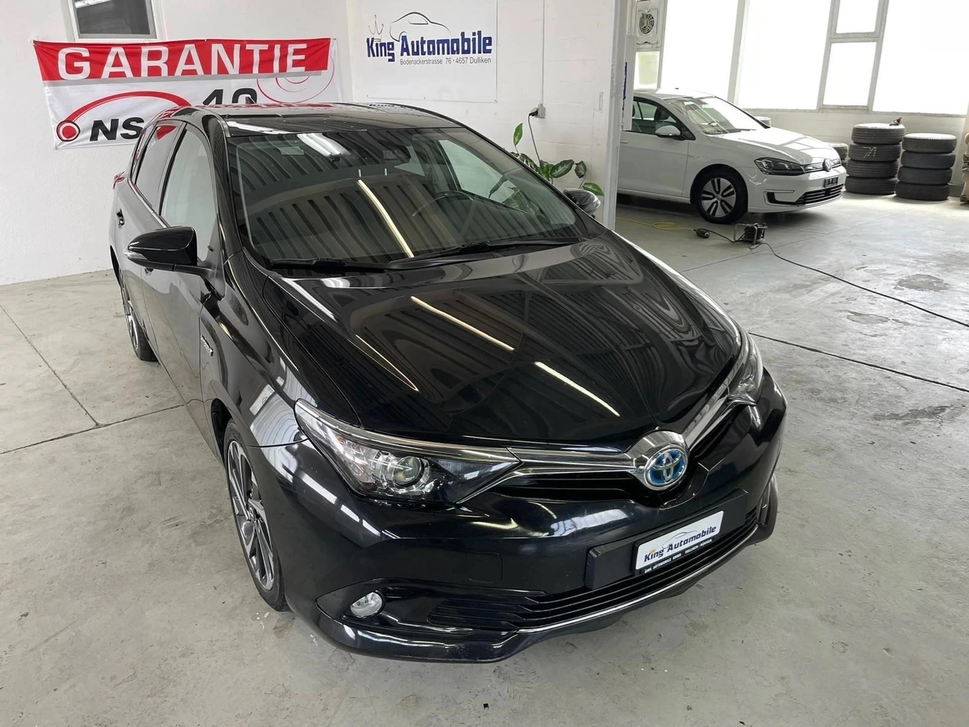 TOYOTA Auris 1.8 HSD Luna e-CVT