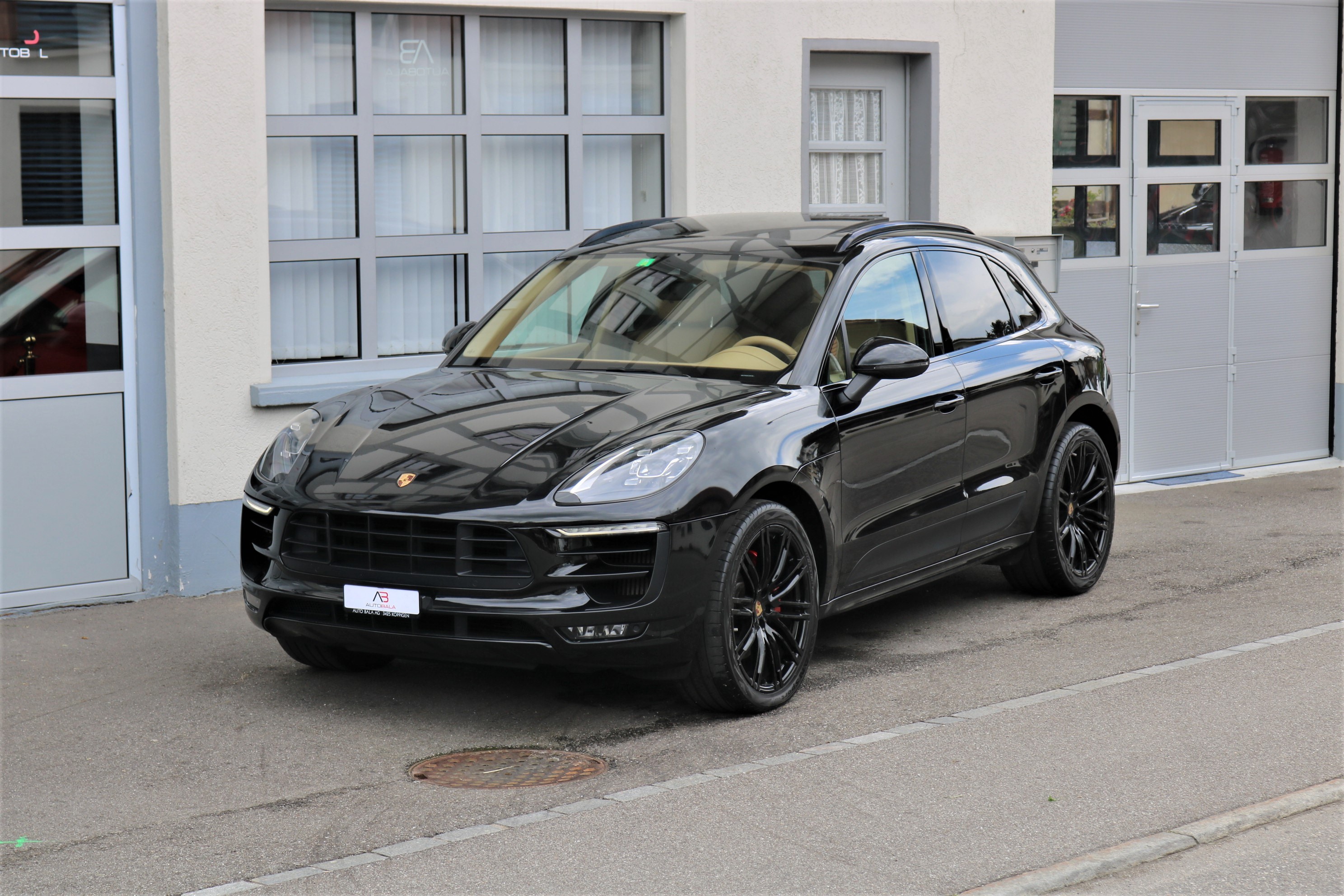 PORSCHE Macan GTS PDK