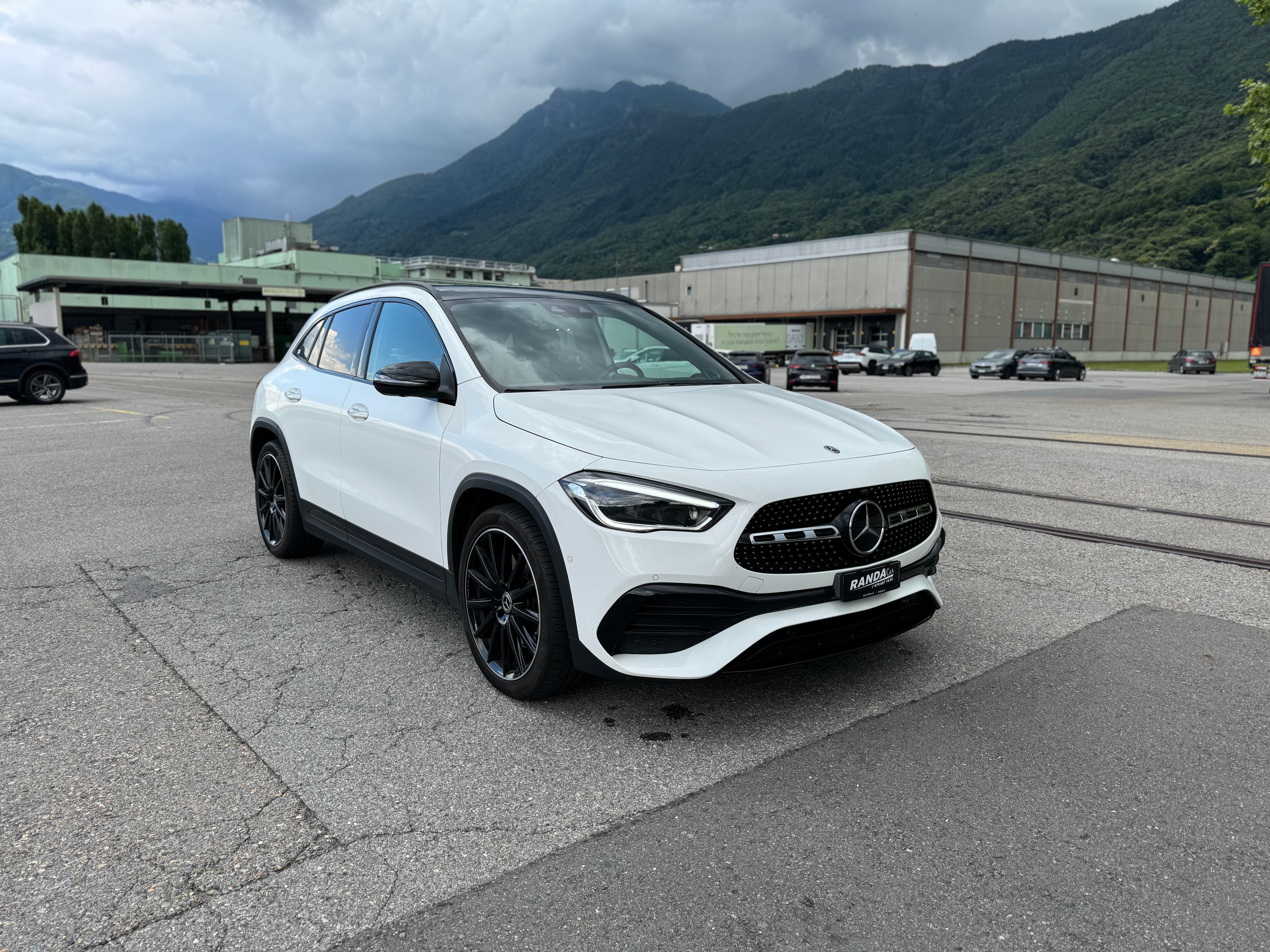 MERCEDES-BENZ GLA 250 4Matic AMG Line 8G-DCT