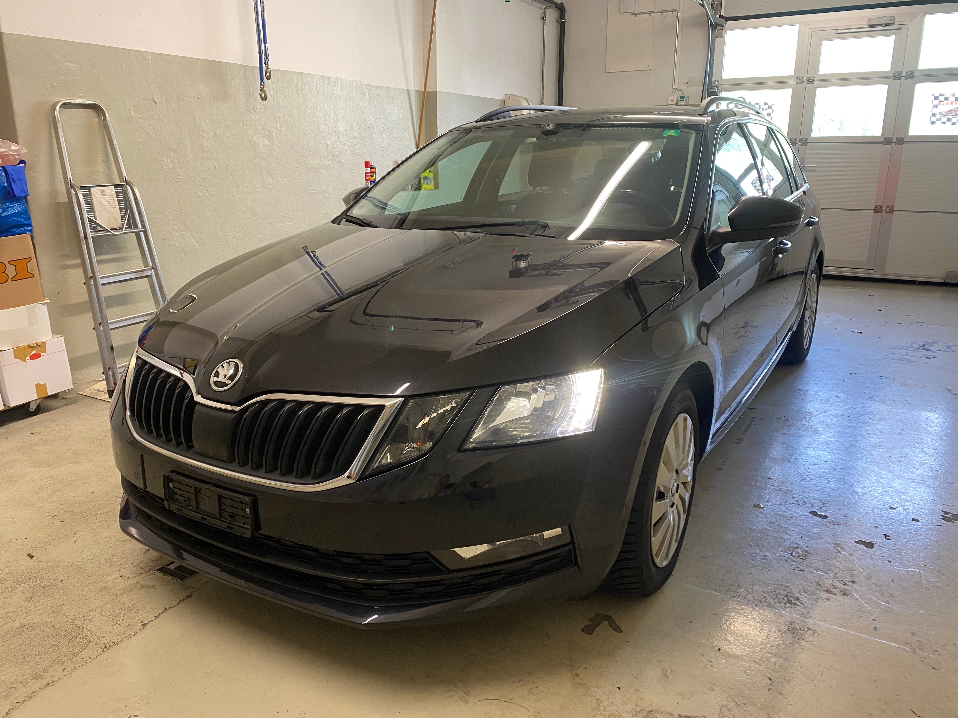 SKODA Octavia Combi 1.6 TDI Ambition DSG