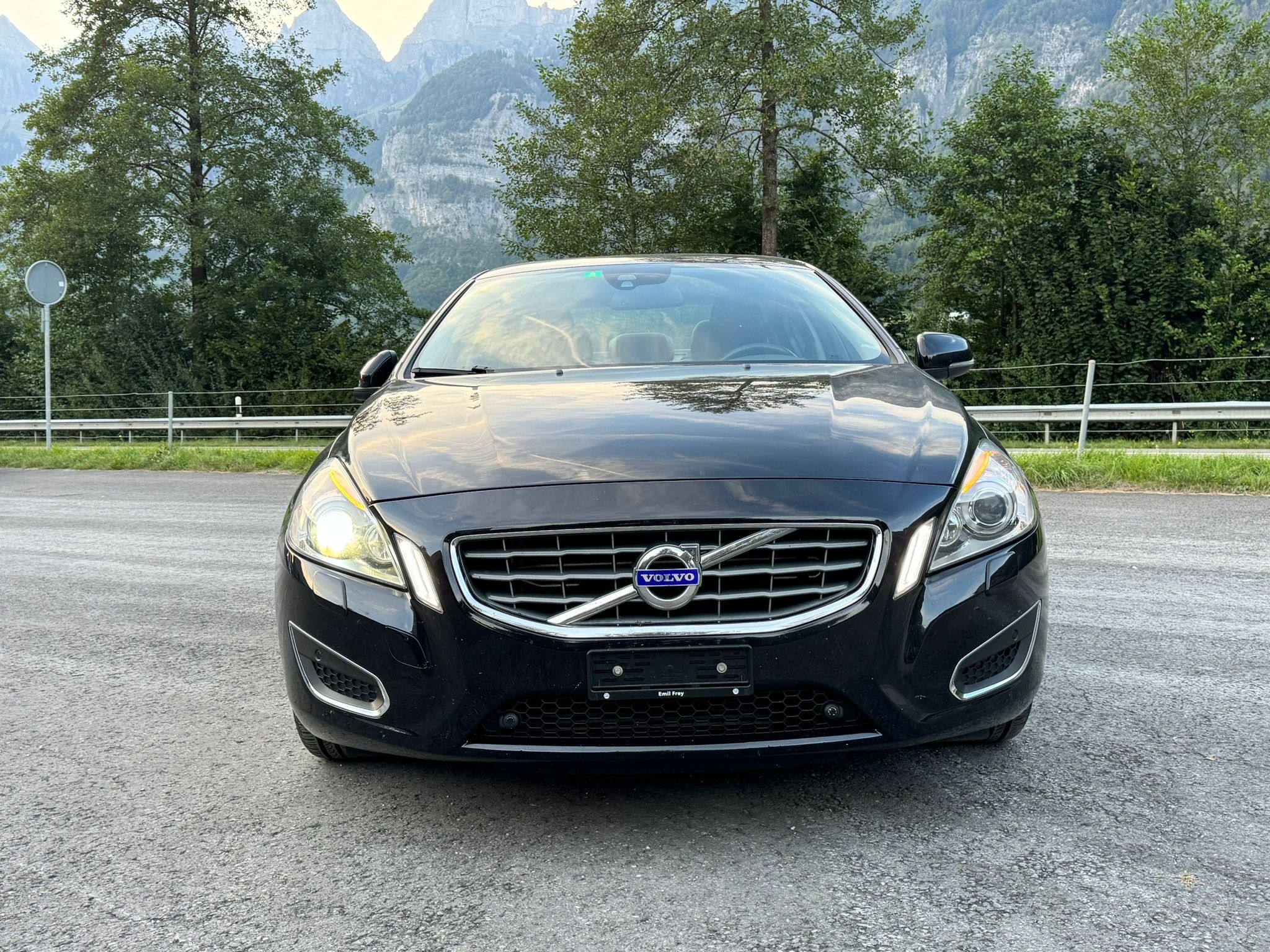 VOLVO S60 2.0T Momentum Powershift