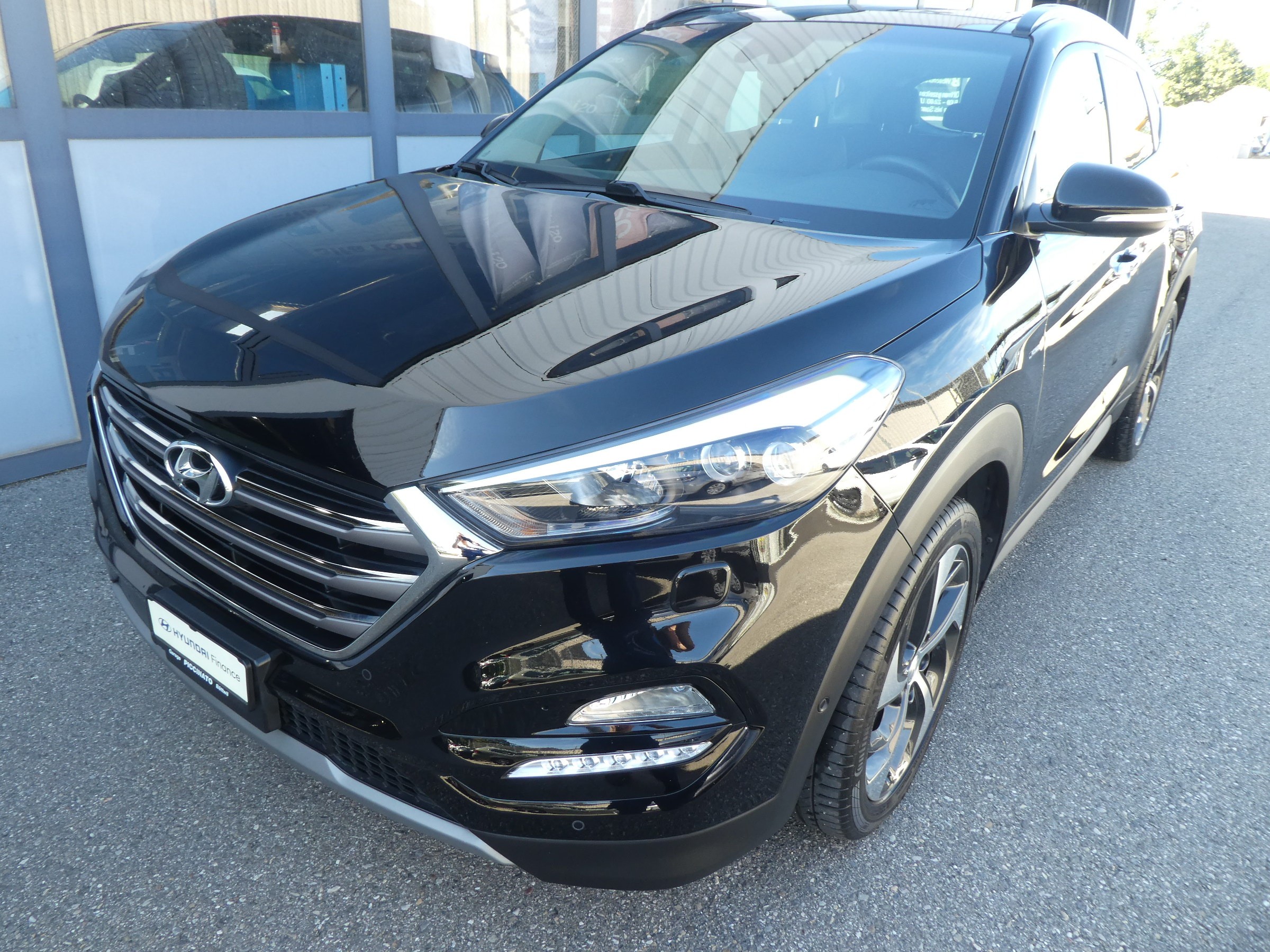 HYUNDAI Tucson 2.0 CRDI Vertex 4WD Automatic A.H.K 1900kg