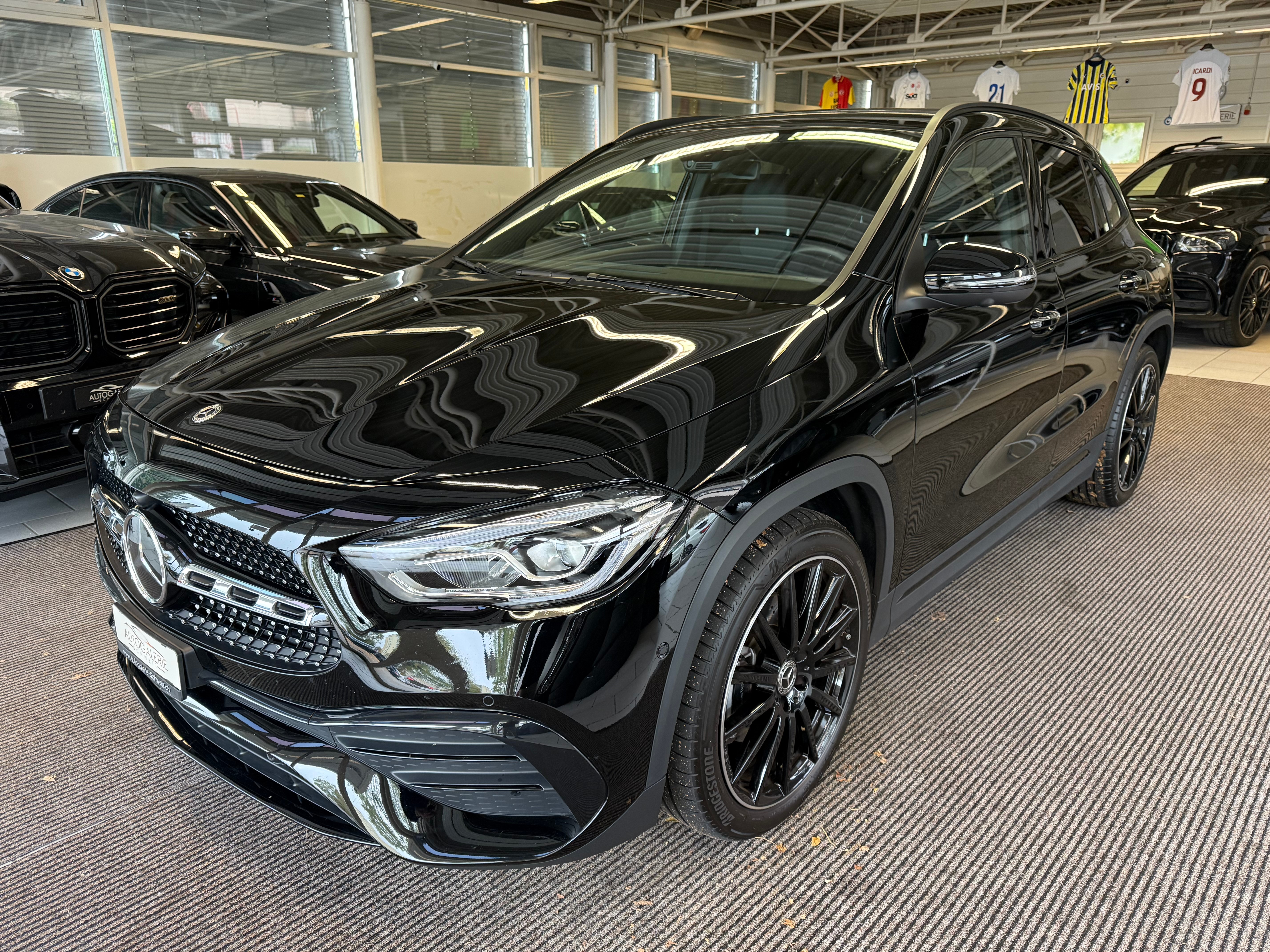 MERCEDES-BENZ GLA 220d 4Matic AMG Line 8G-DCT | CH Fahrzeug | Gratis Service & Garantie | BLACK Sport-Paket | 360 Kamera | Keyle