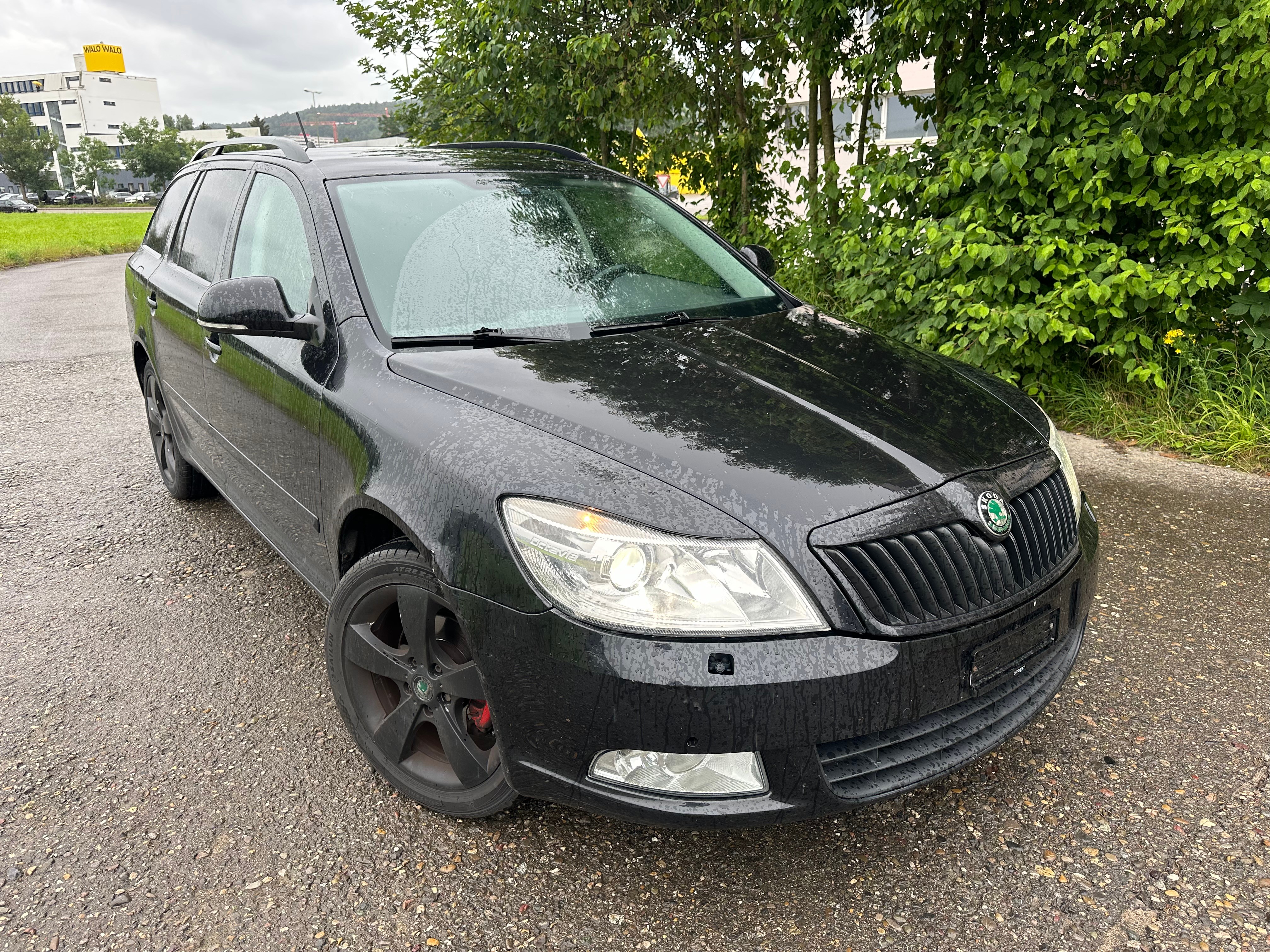 SKODA Octavia Combi 2.0 TDI Elegance DSG