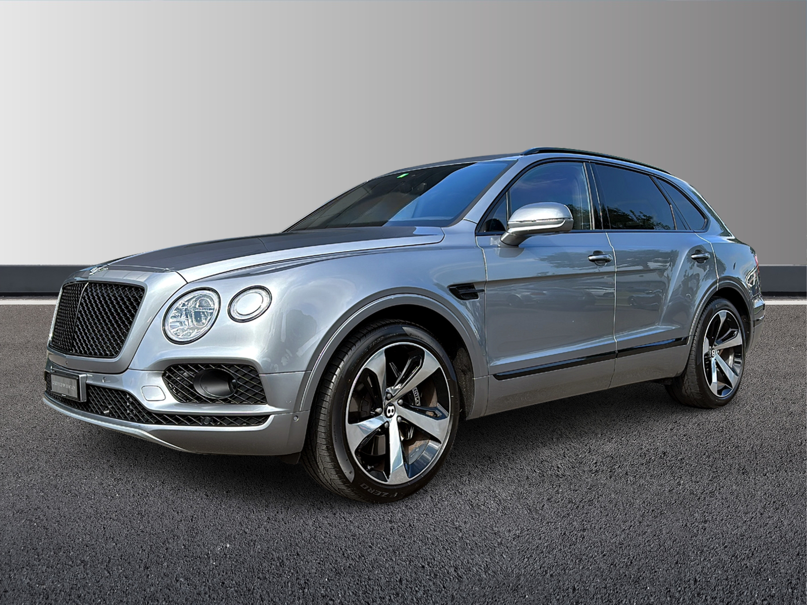 BENTLEY Bentayga V8