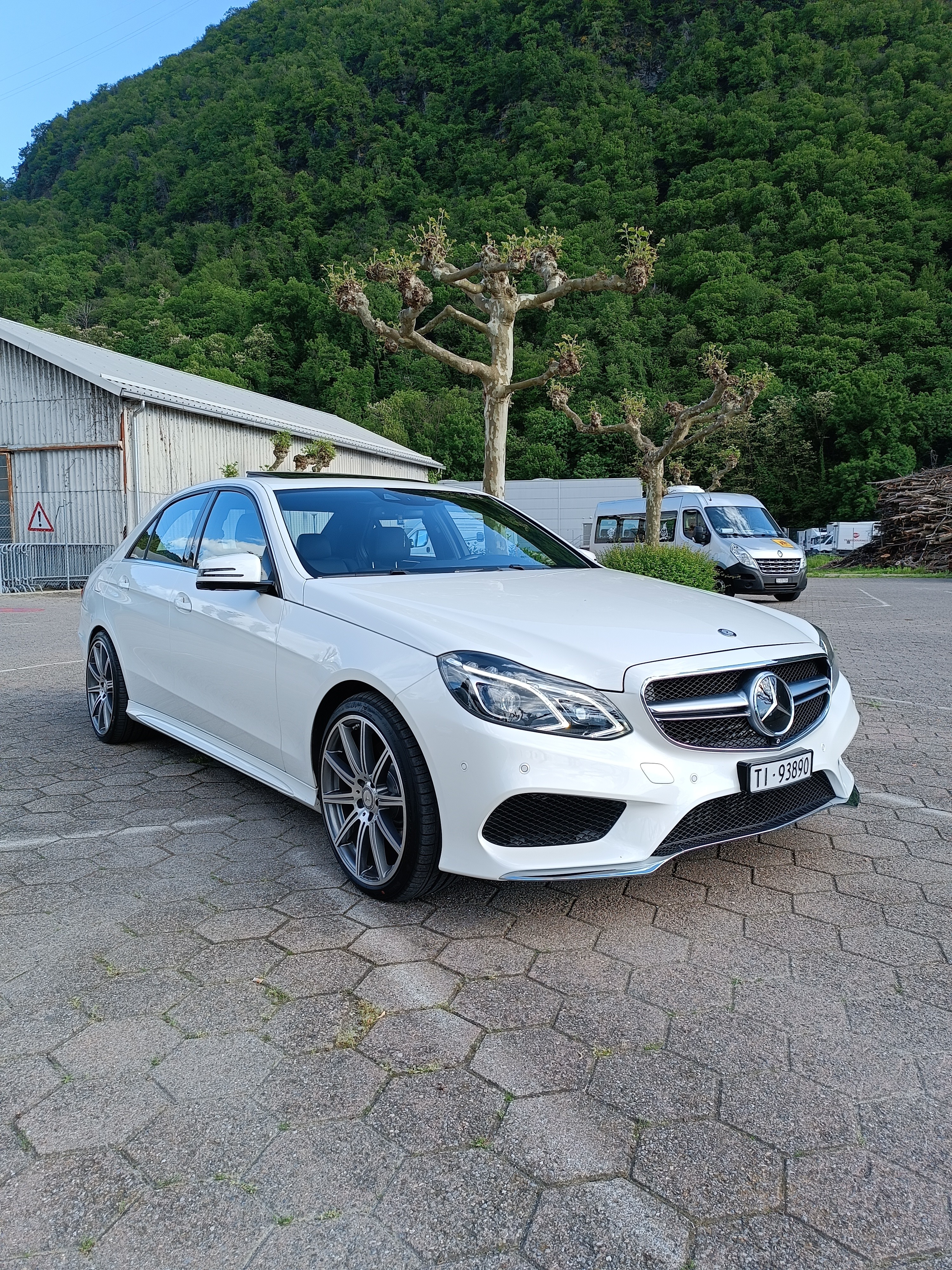 MERCEDES-BENZ E 350 BlueTEC 4Matic 7G-Tronic