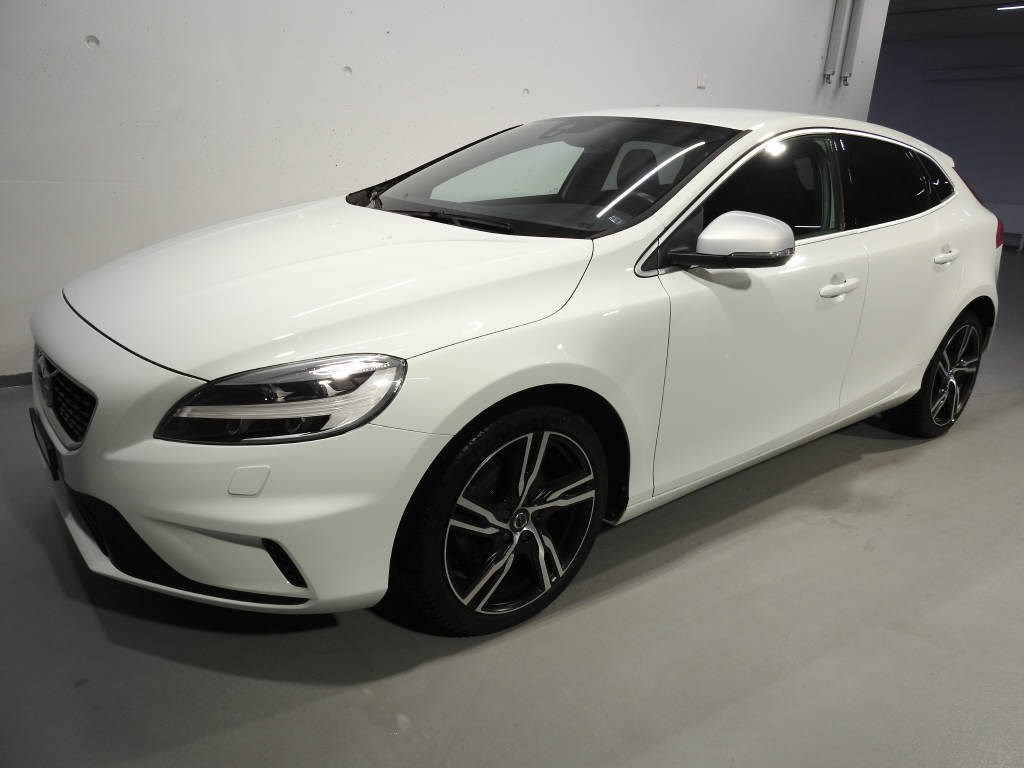 VOLVO V40 2.0 T2 R-Design S/S