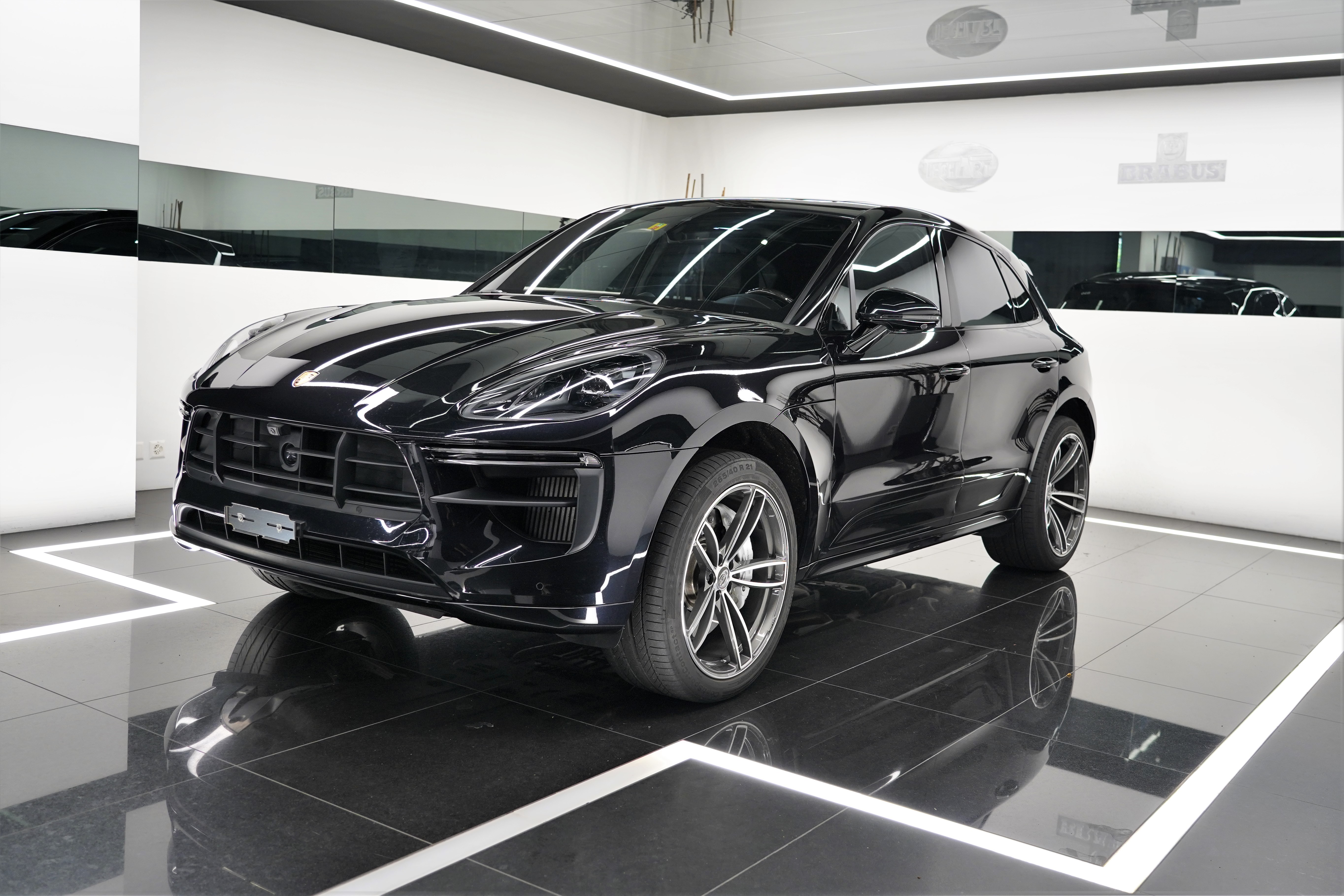 PORSCHE Macan Turbo