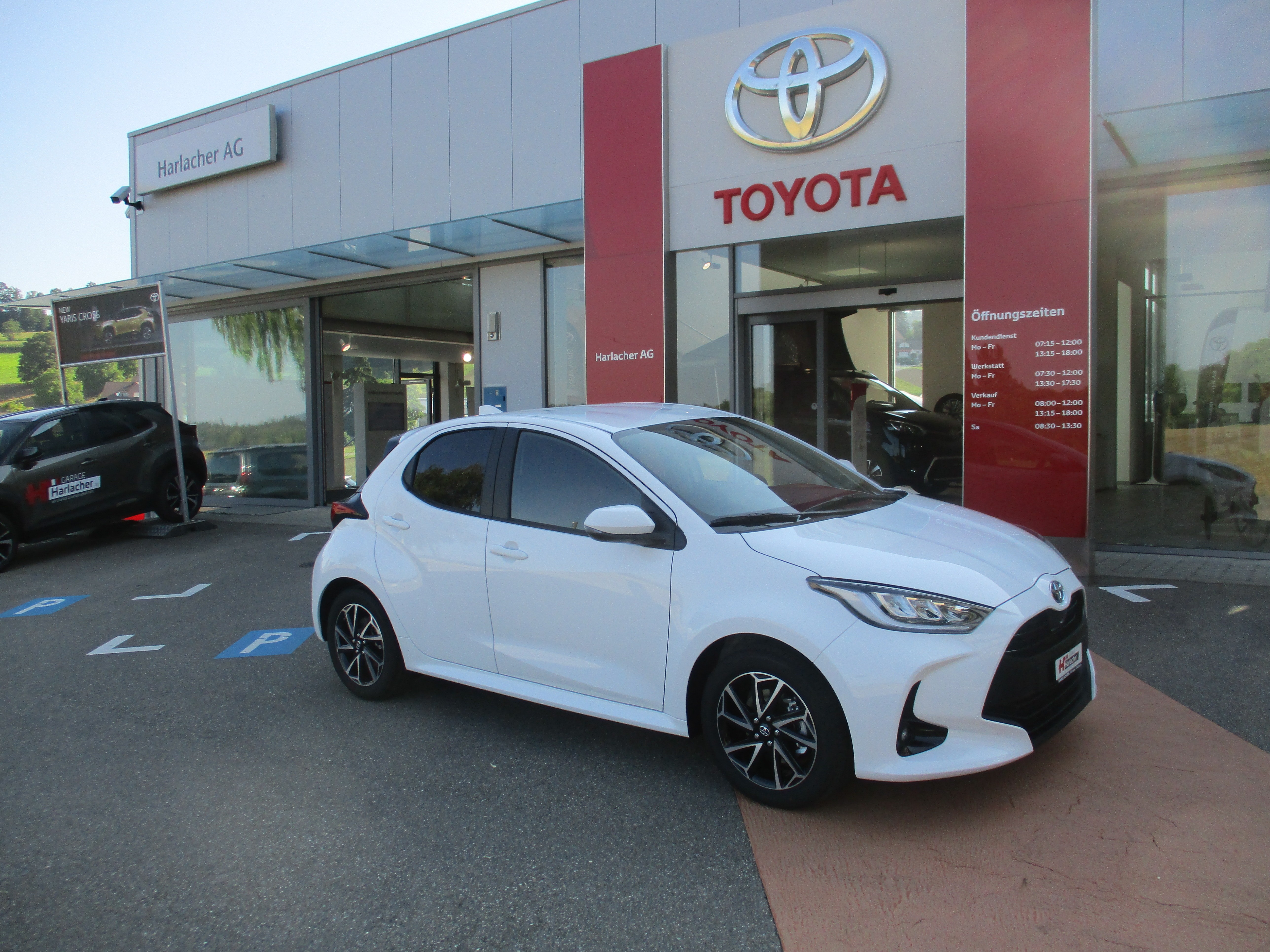 TOYOTA Yaris 1.5 Trend e-CVT