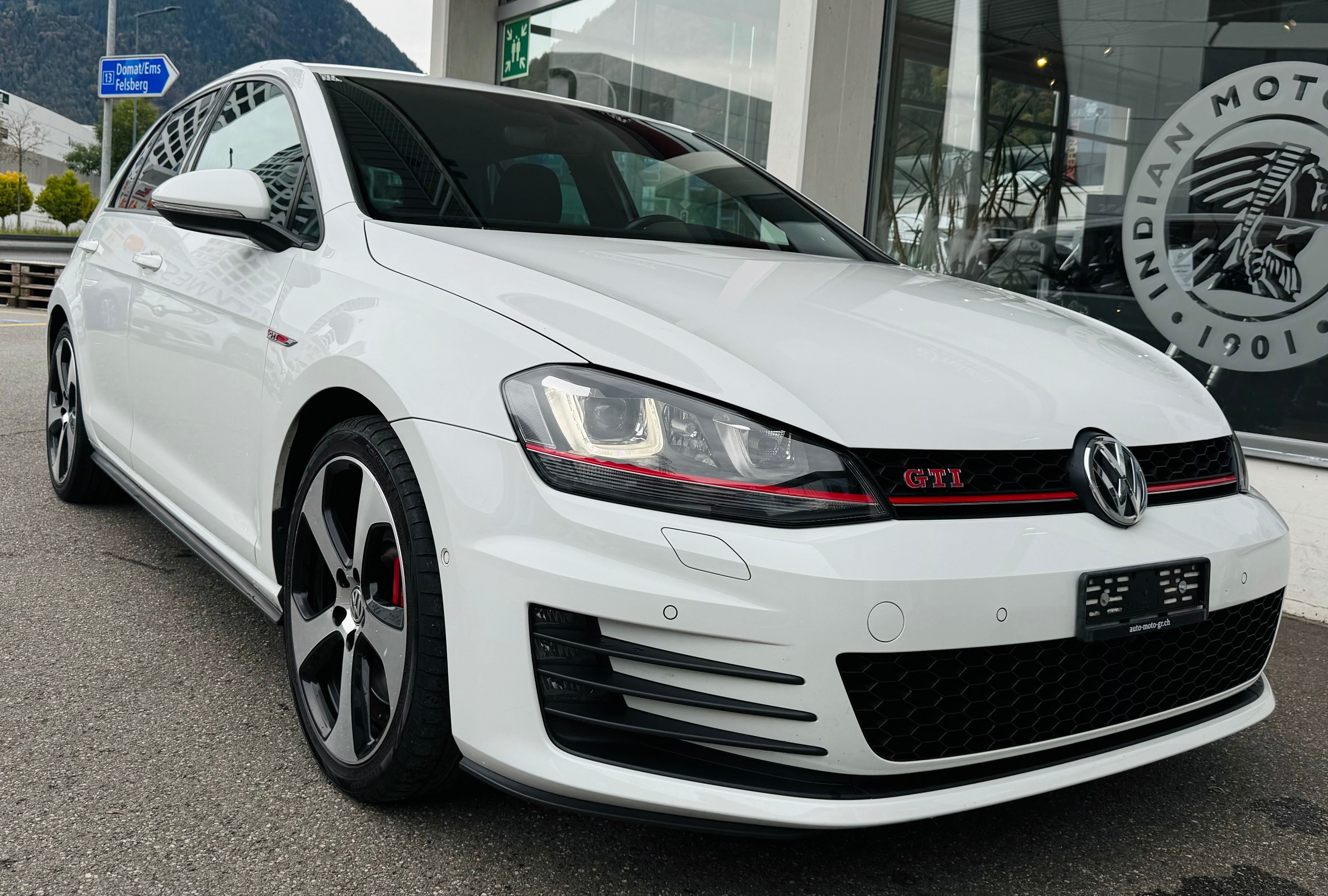 VW Golf 2.0 TSI GTI Performance