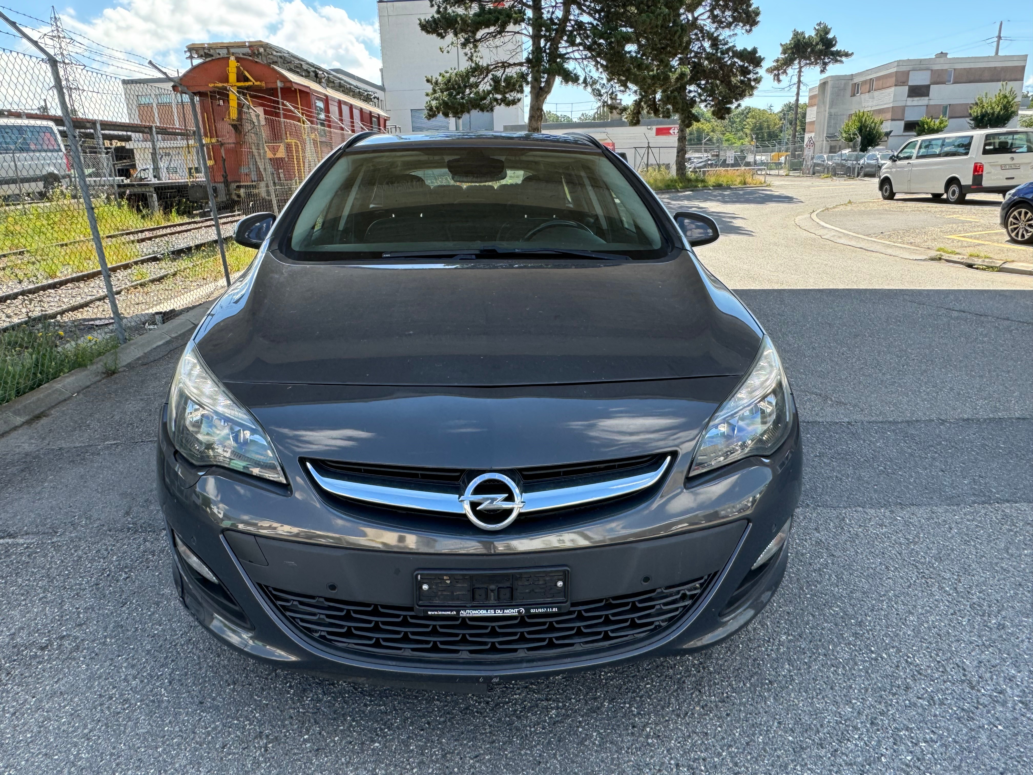 OPEL Astra SportsTourer 1.4i 16V Turbo