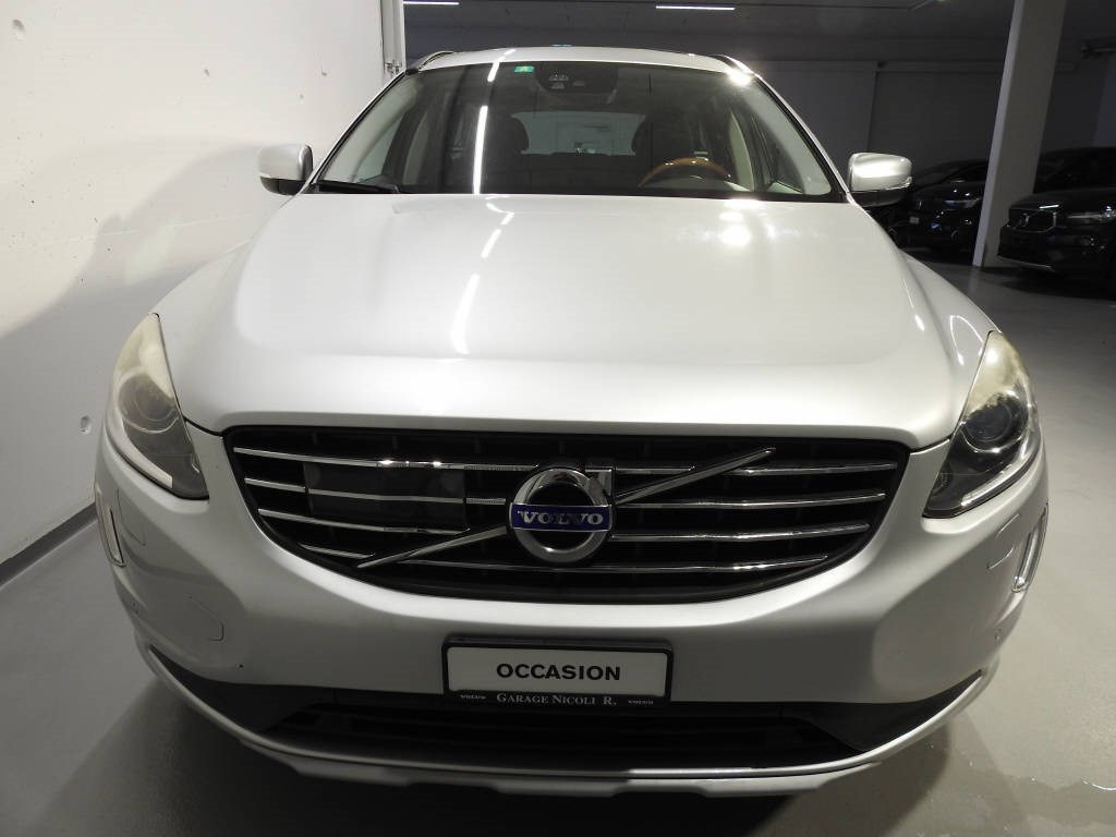 VOLVO XC60 2.4 D5 Momentum AWD S/S