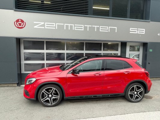 MERCEDES-BENZ GLA 250 AMG Line 4Matic