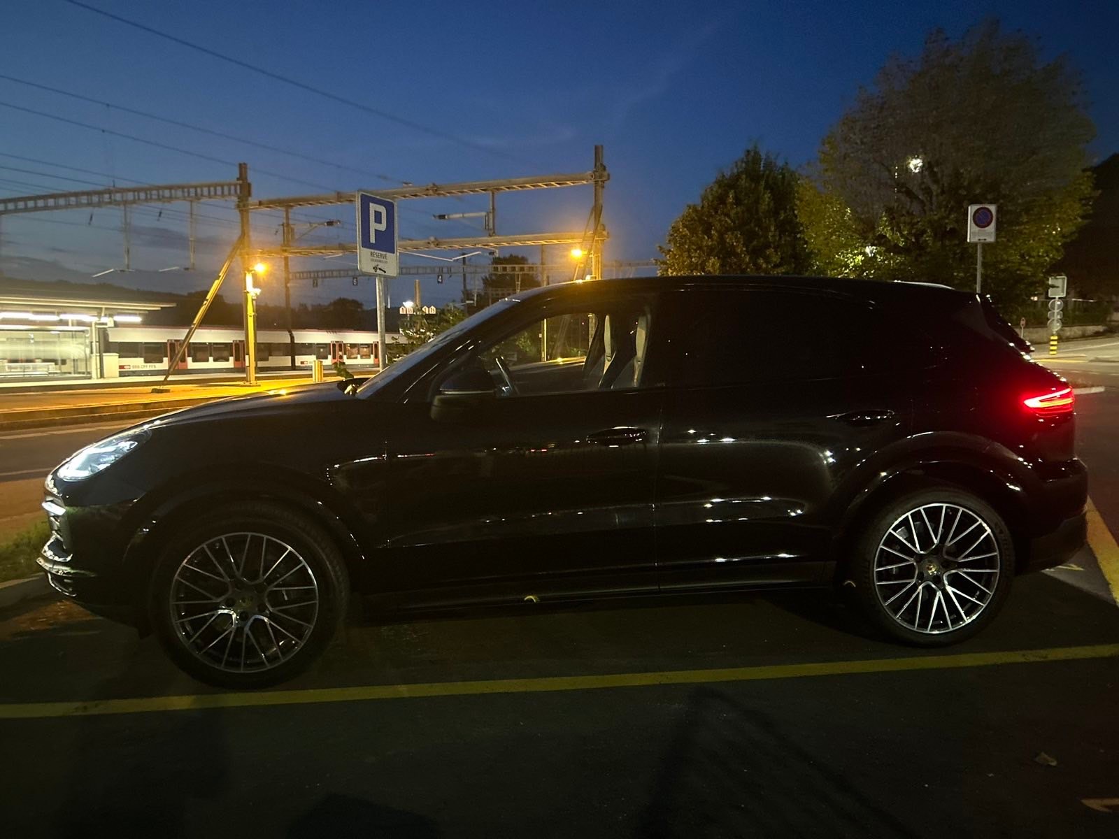 PORSCHE Cayenne E-Hybrid