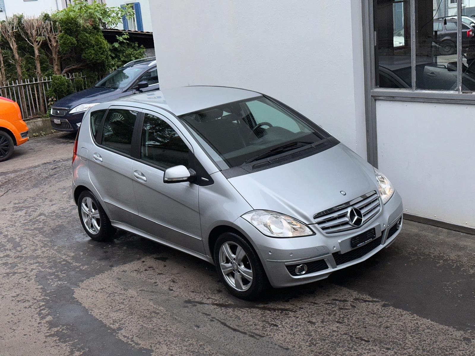 MERCEDES-BENZ A 180 Avantgarde Selection Autotronic